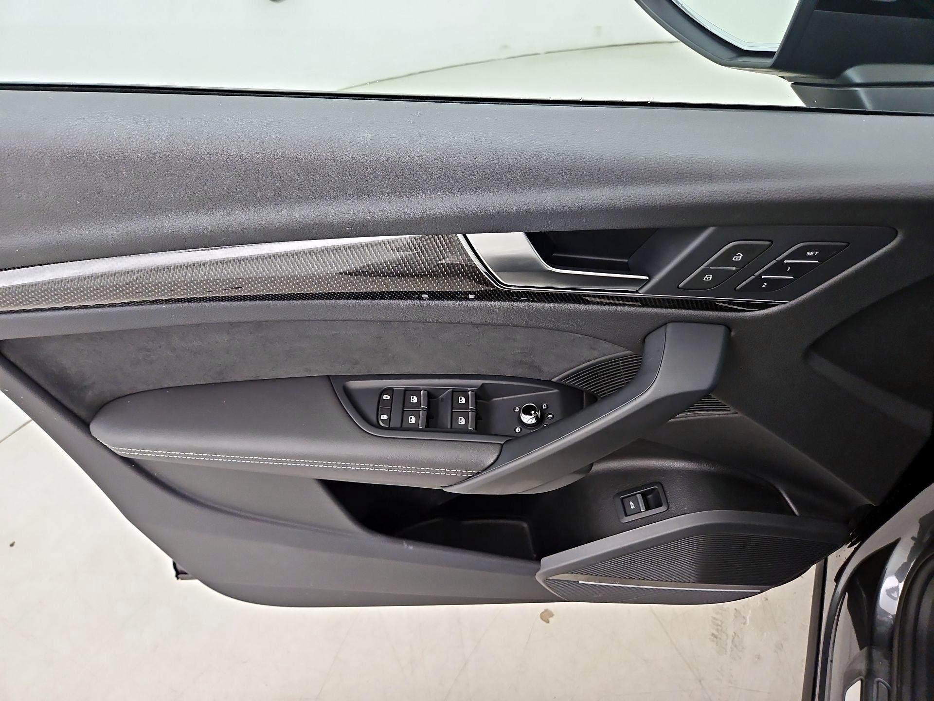 Thumbnail: 2023 Audi SQ5 - 12