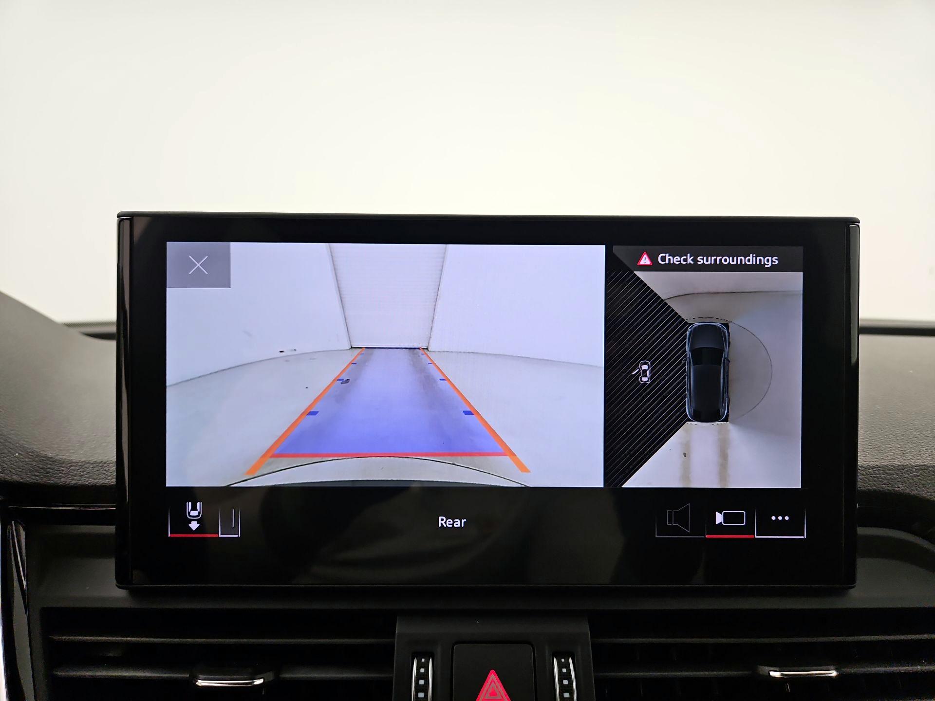 Thumbnail: 2023 Audi SQ5 - 14