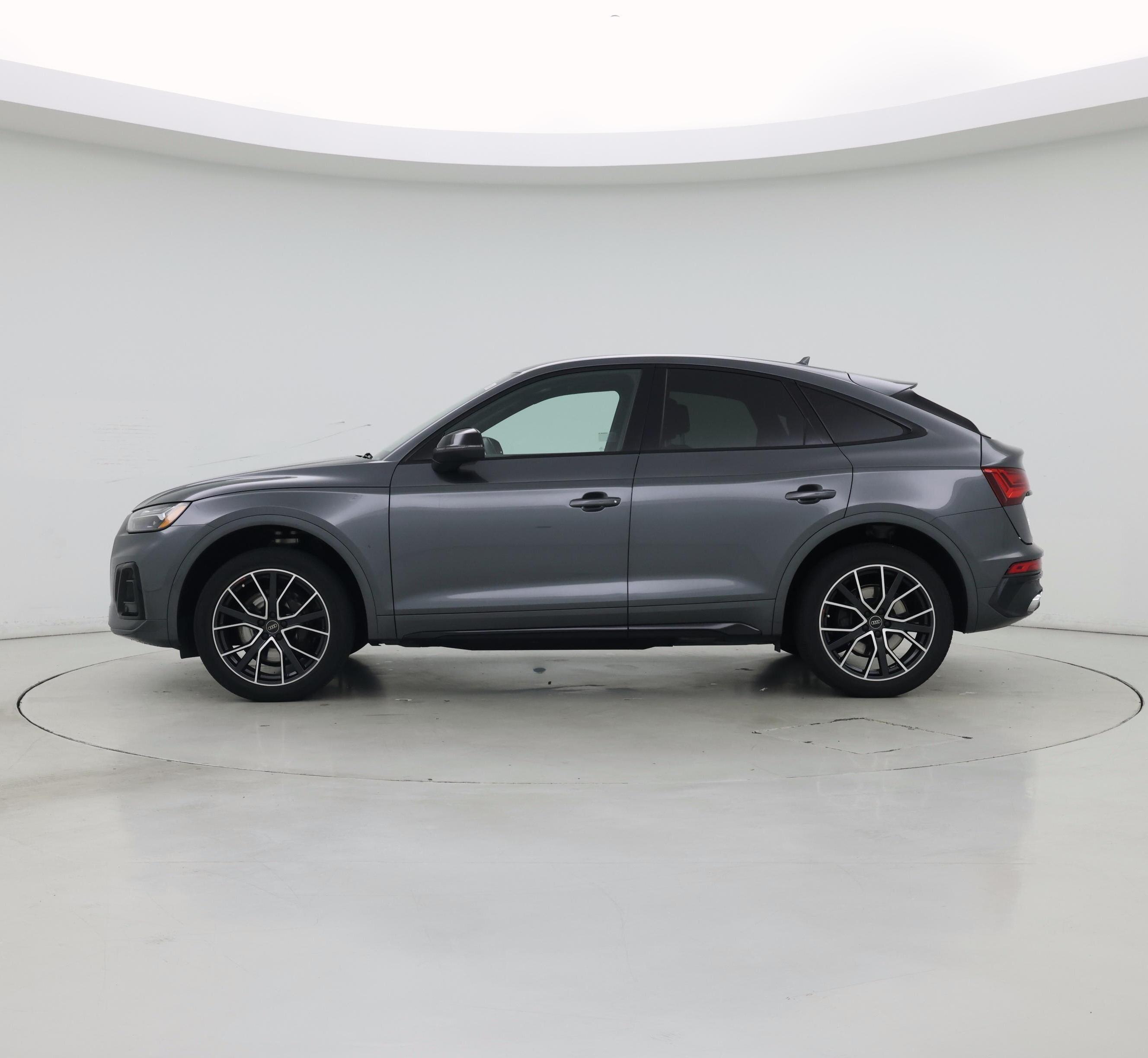 Thumbnail: 2023 Audi SQ5 - 3