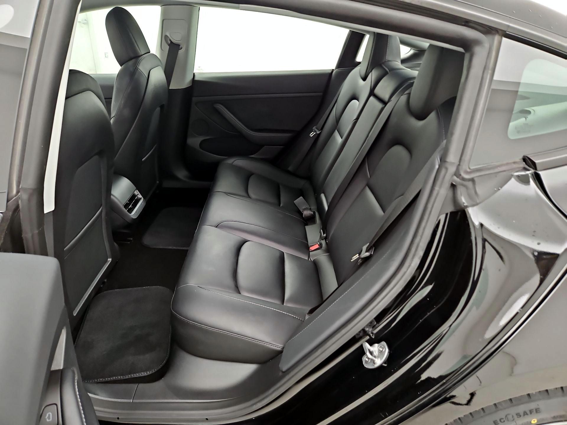 Thumbnail: 2022 Tesla Model 3 - 19