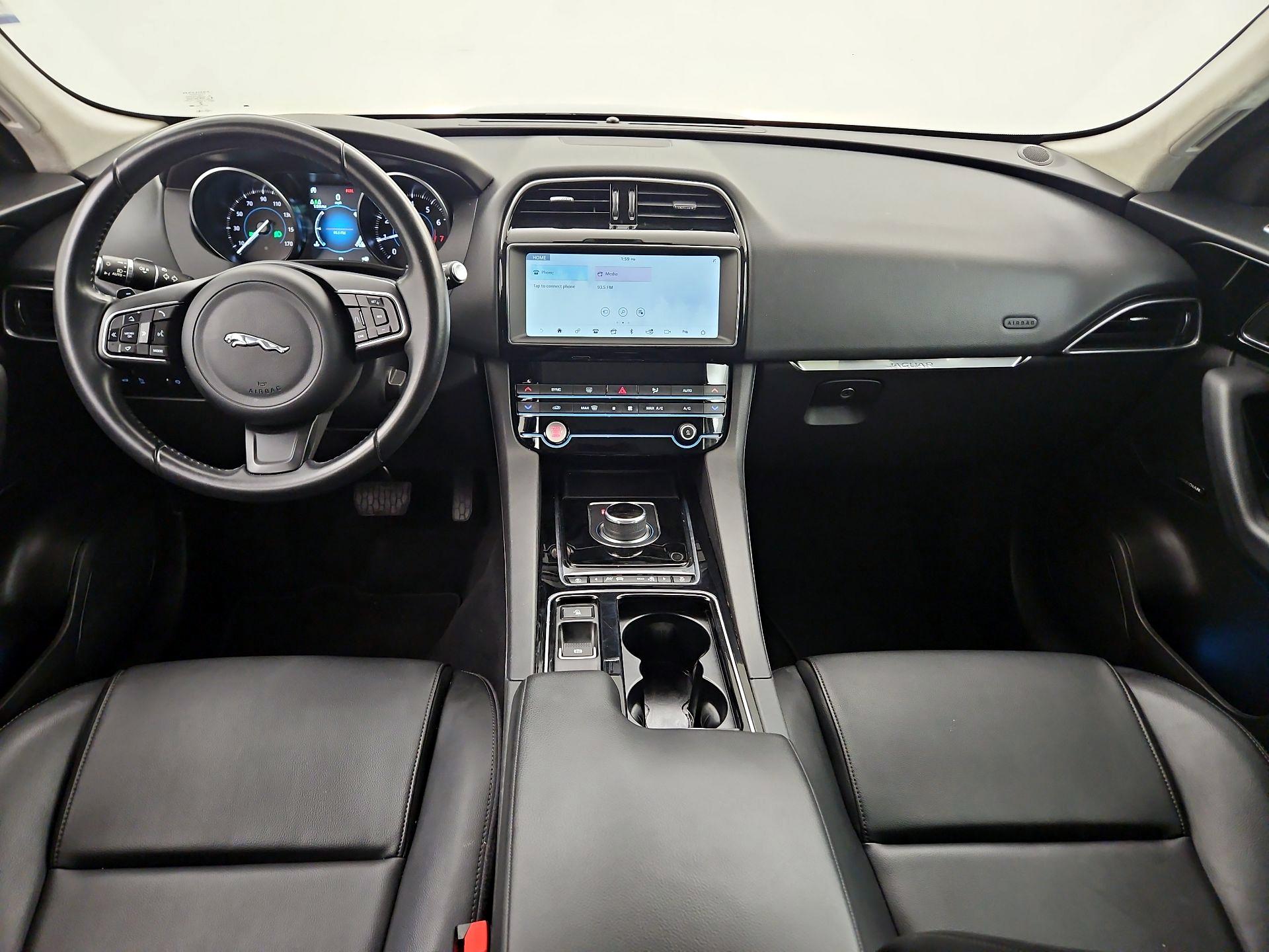 Thumbnail: 2020 Jaguar F-Pace - 9