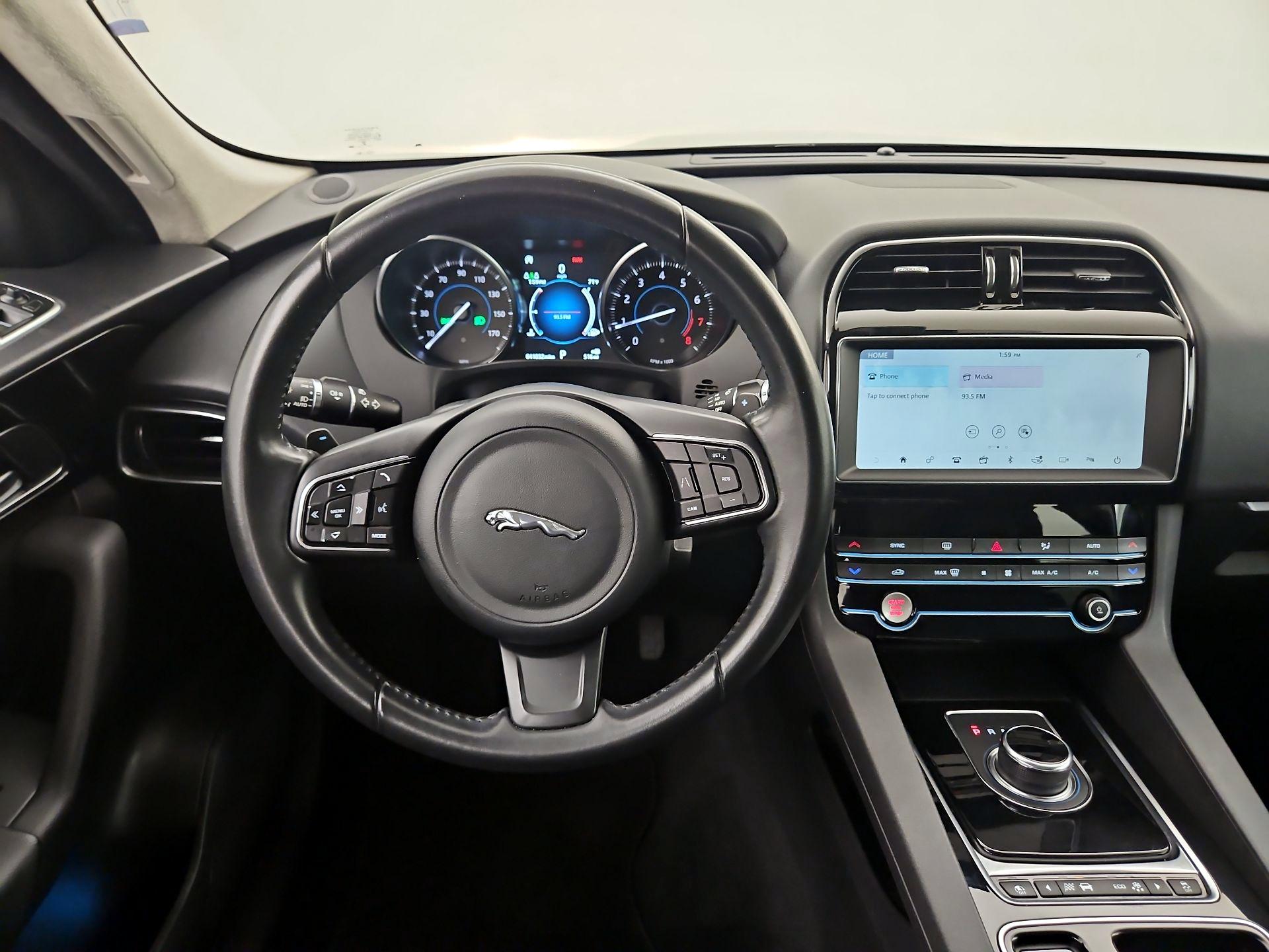 Thumbnail: 2020 Jaguar F-Pace - 10