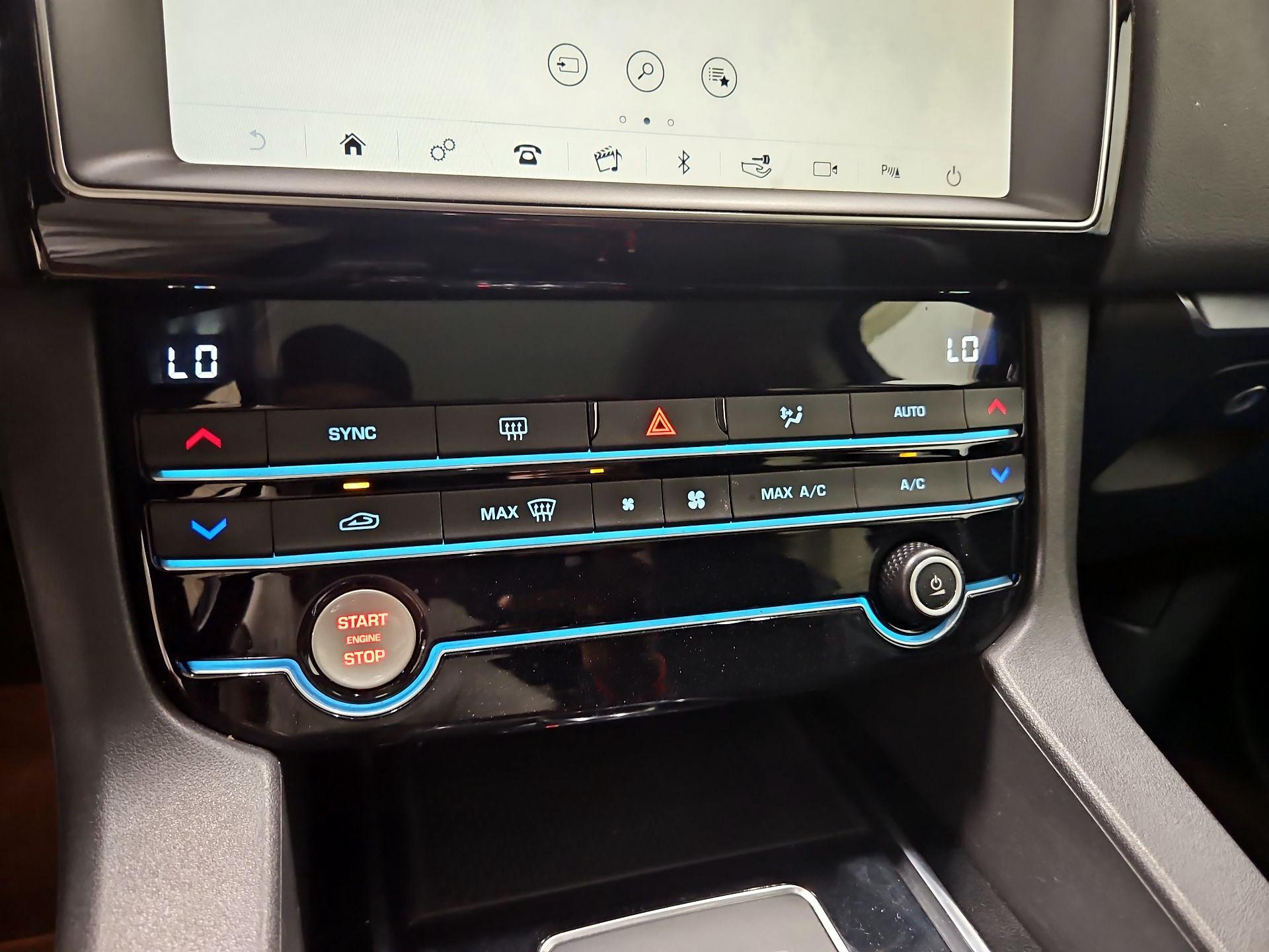 Thumbnail: 2020 Jaguar F-Pace - 15