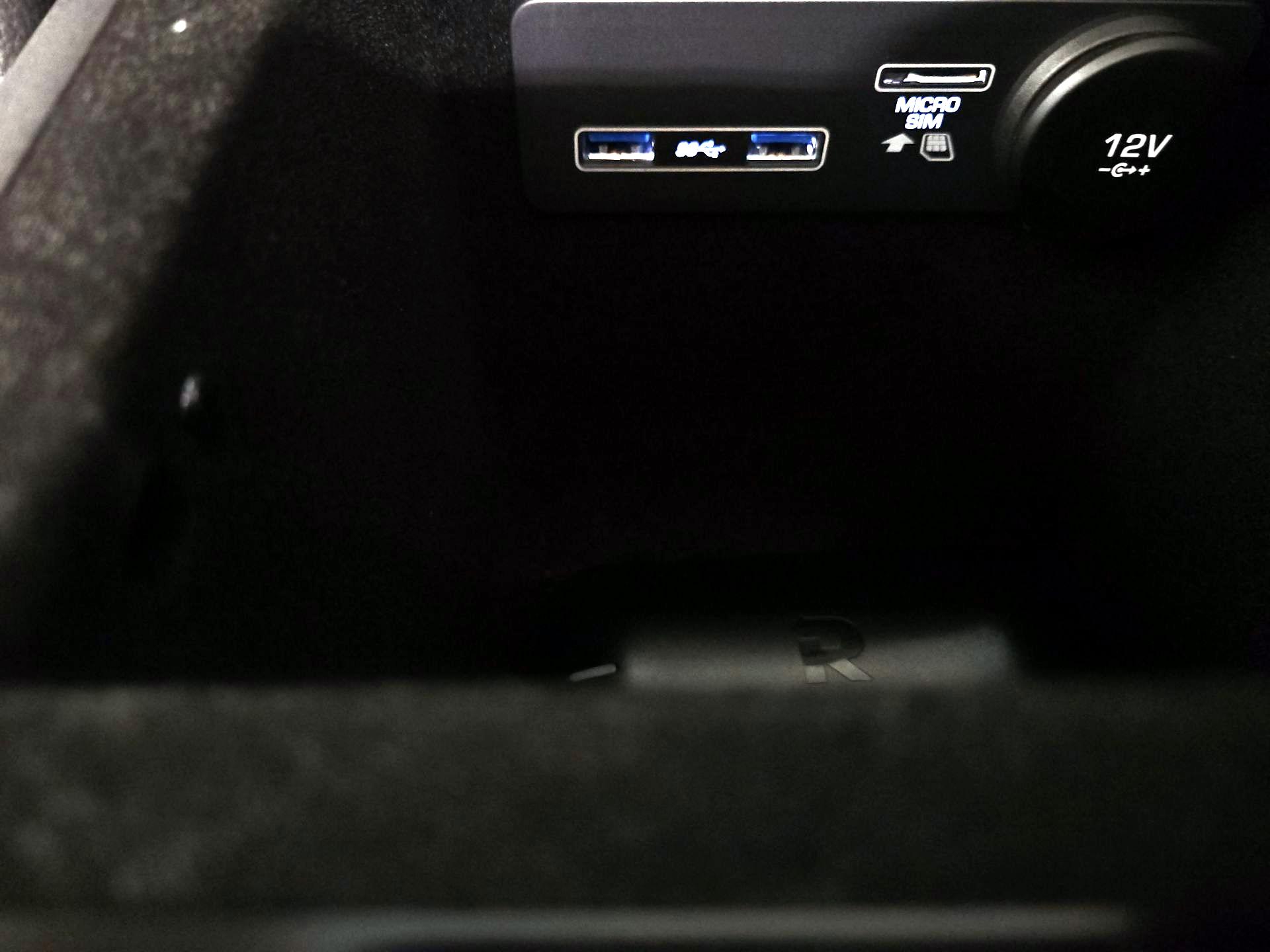 Thumbnail: 2020 Jaguar F-Pace - 17