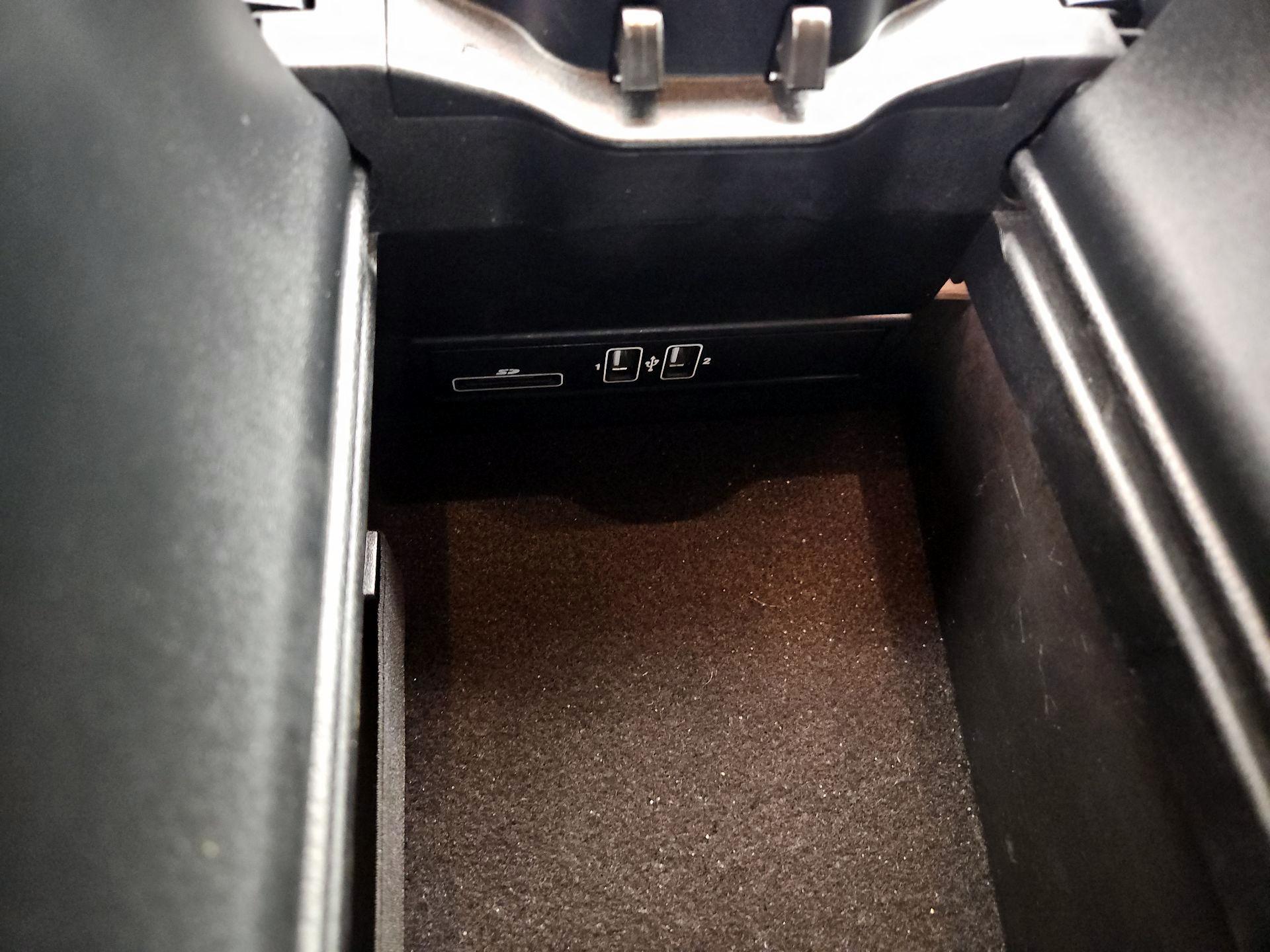 Thumbnail: 2017 Mercedes-Benz C-Class - 18