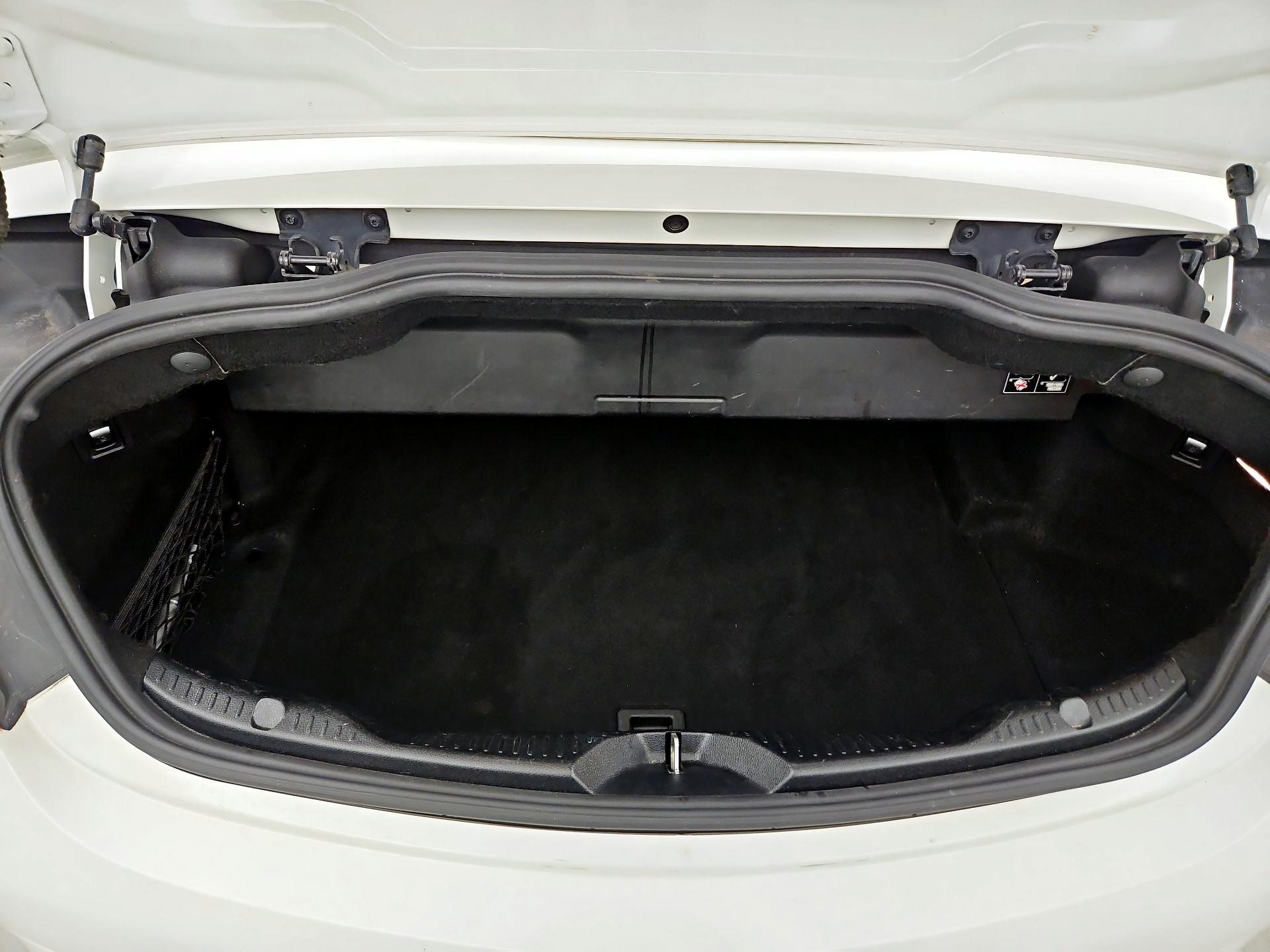 Thumbnail: 2017 Mercedes-Benz C-Class - 20