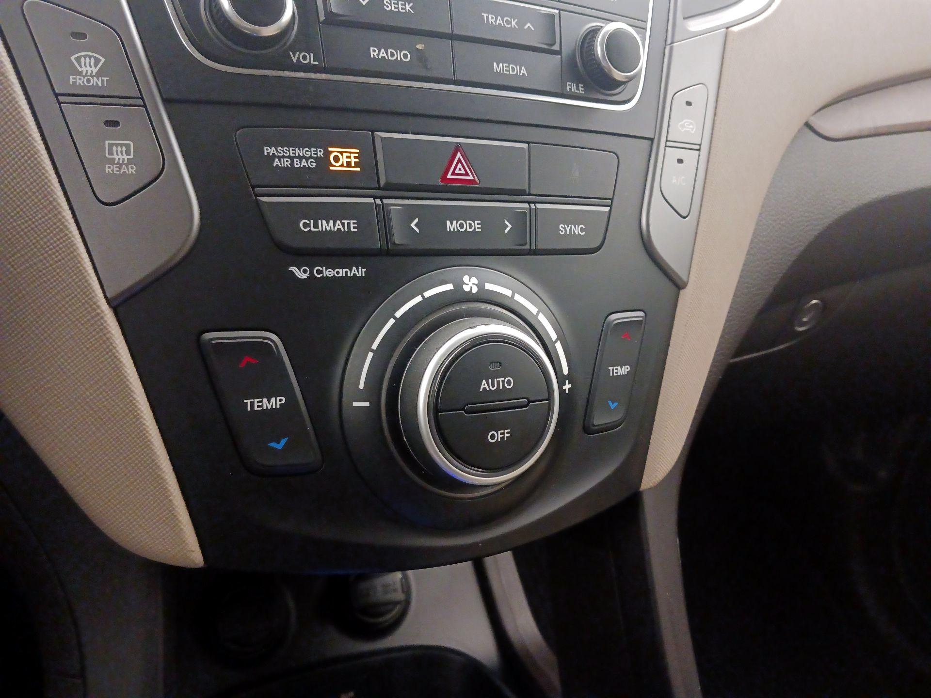 Thumbnail: 2018 Hyundai Santa Fe - 16