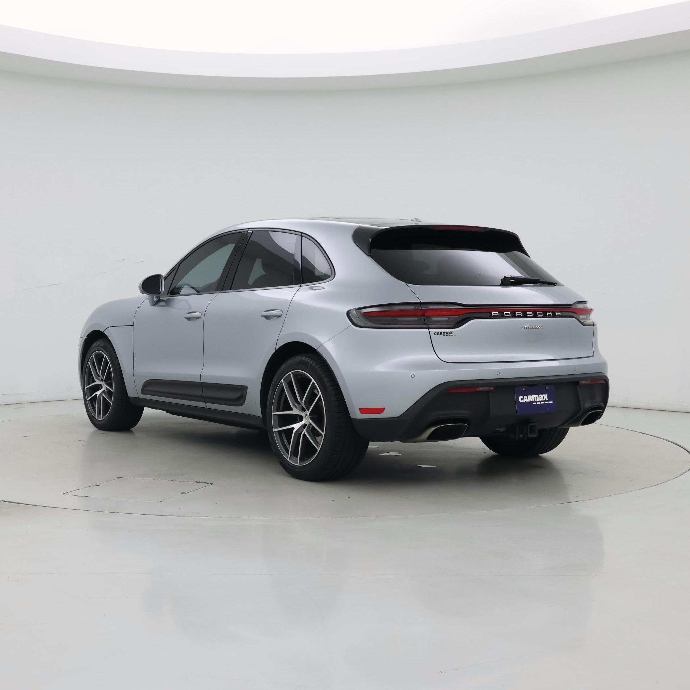 Thumbnail: 2023 Porsche Macan - 2