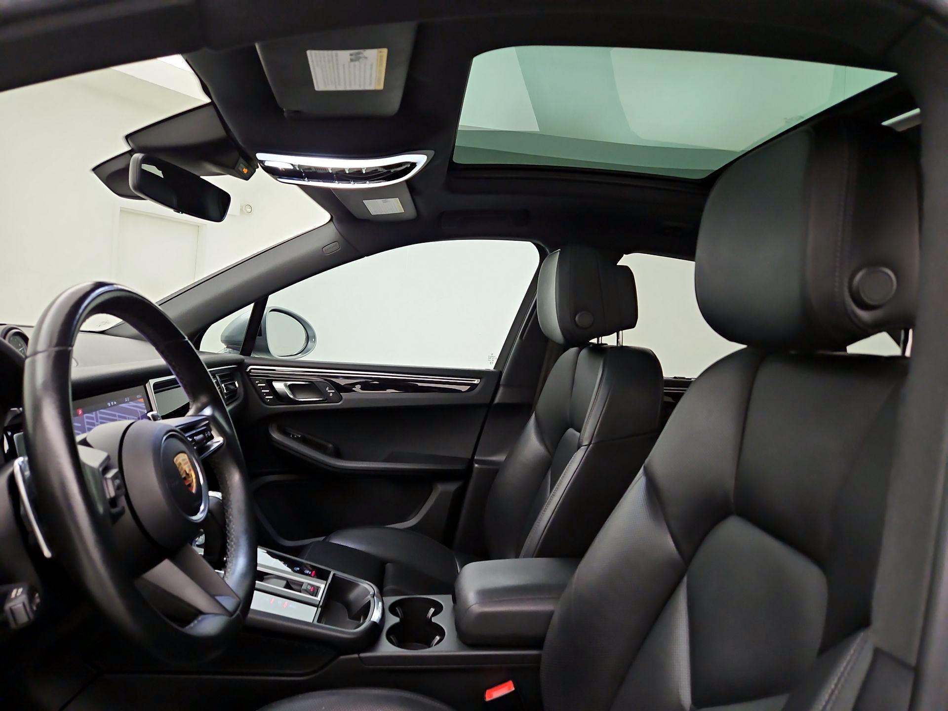 Thumbnail: 2023 Porsche Macan - 20