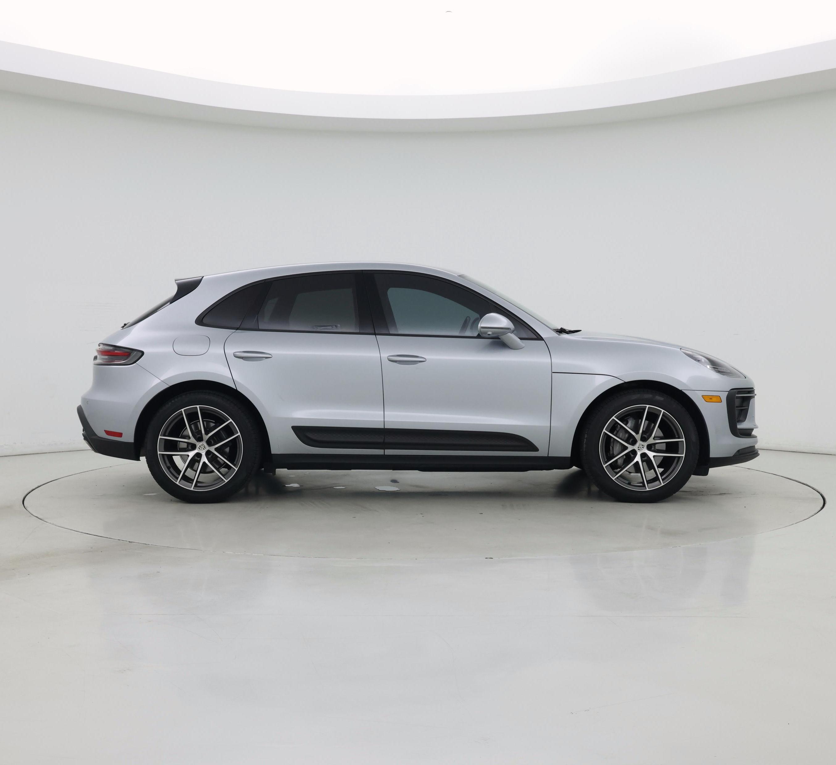 Thumbnail: 2023 Porsche Macan - 7
