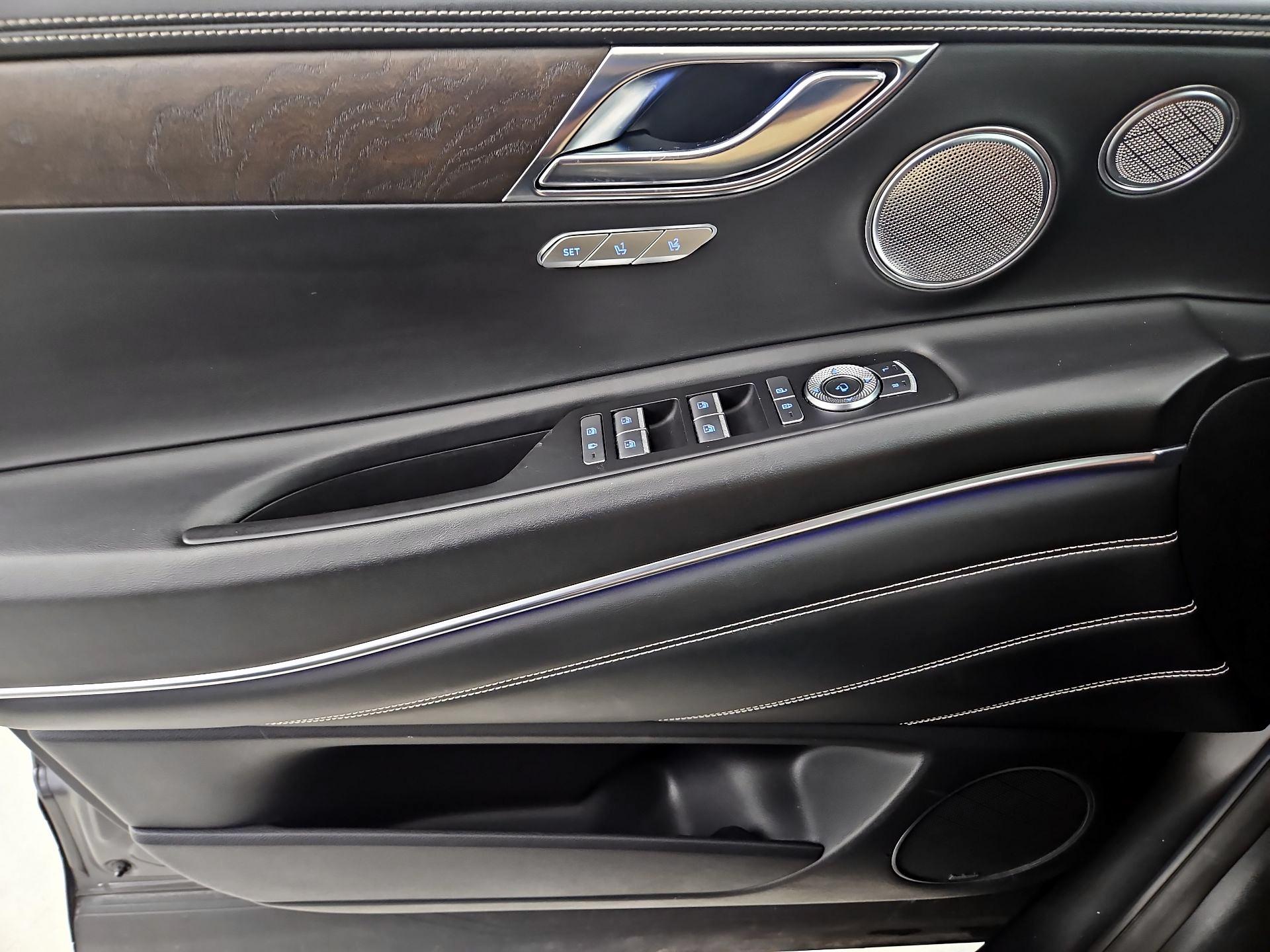 Thumbnail: 2022 Genesis GV80 - 12