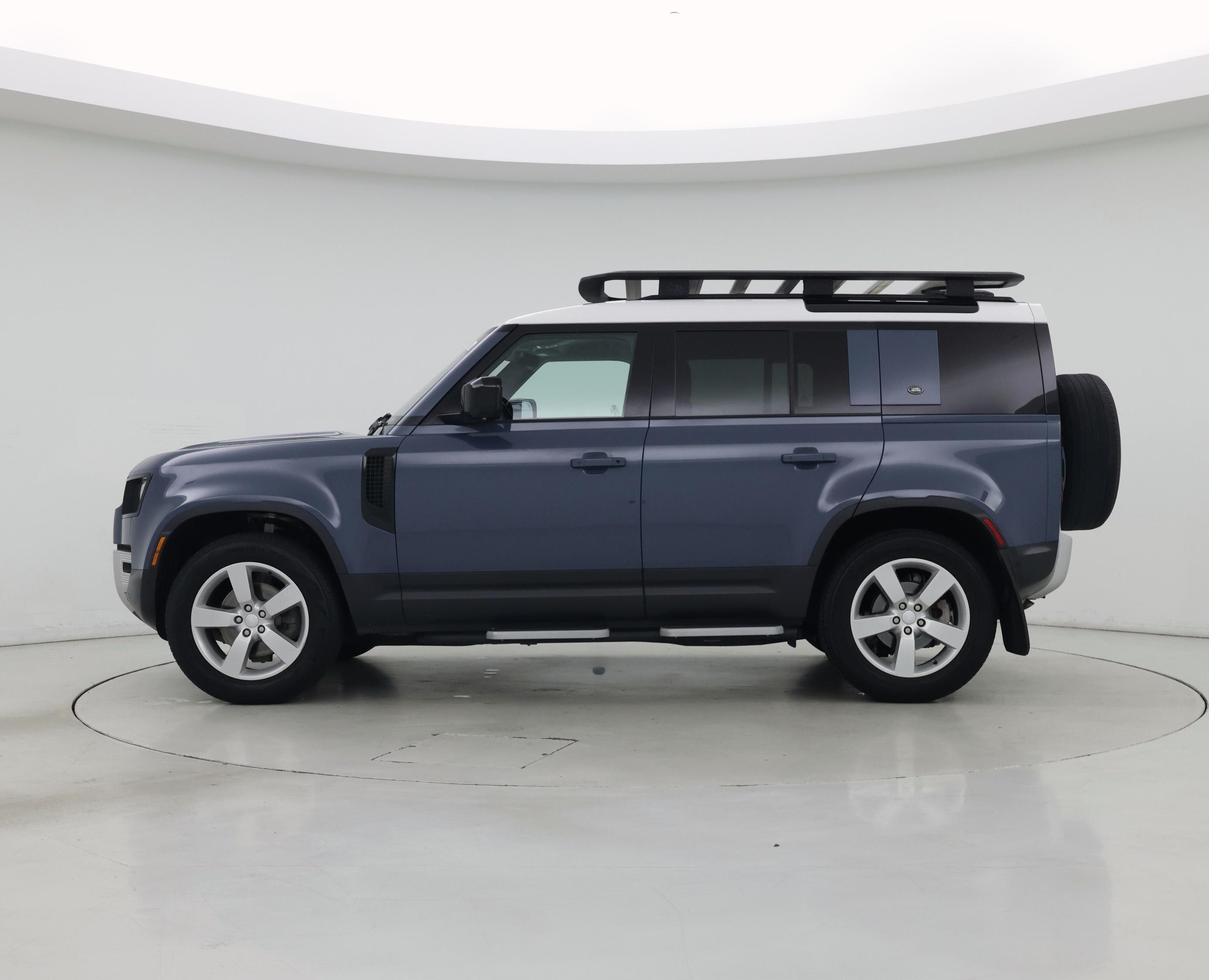 Thumbnail: 2022 Land Rover Defender - 3