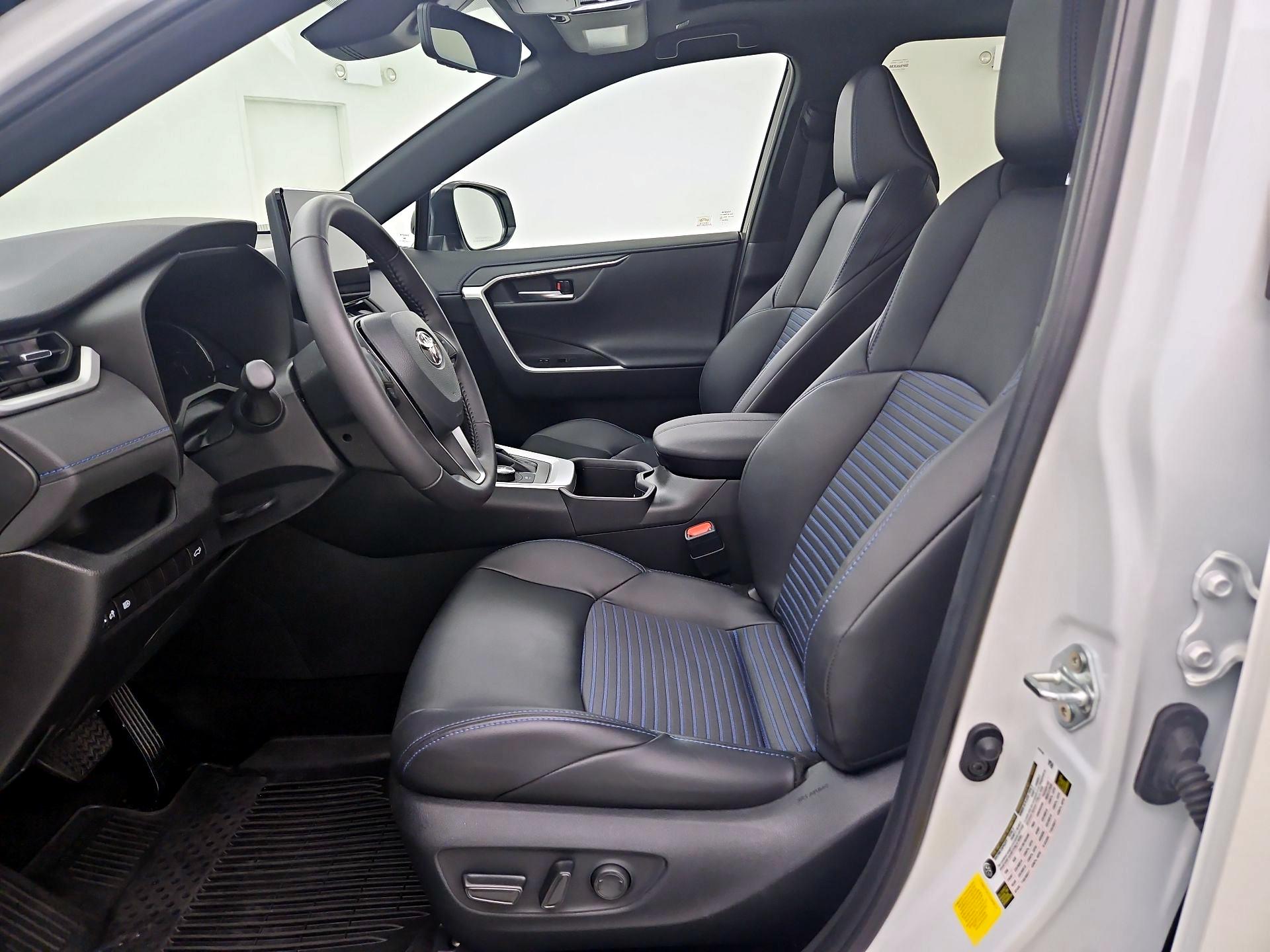 Thumbnail: 2024 Toyota RAV4 - 11