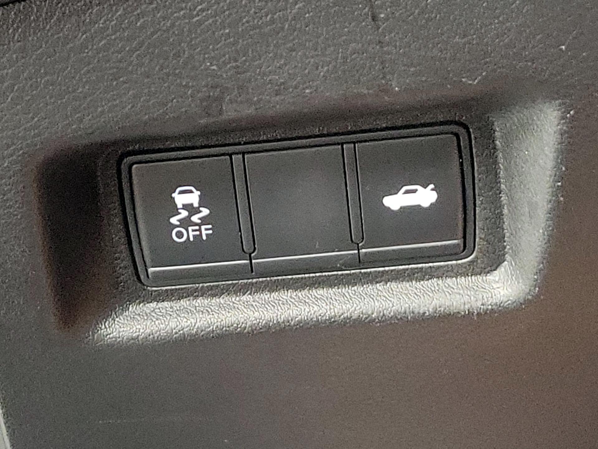 Thumbnail: 2019 INFINITI Q50 - 13