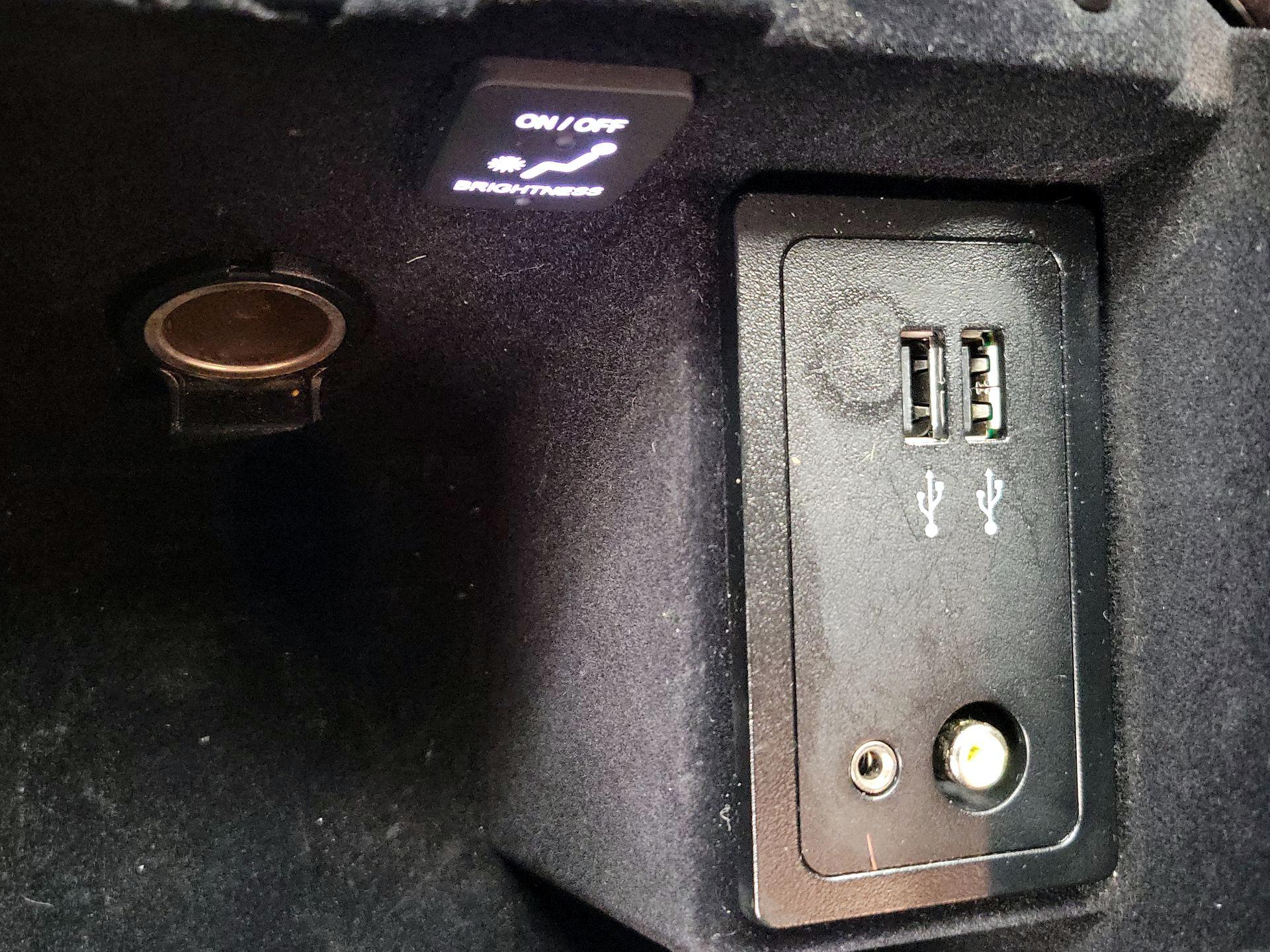 Thumbnail: 2019 INFINITI Q50 - 18