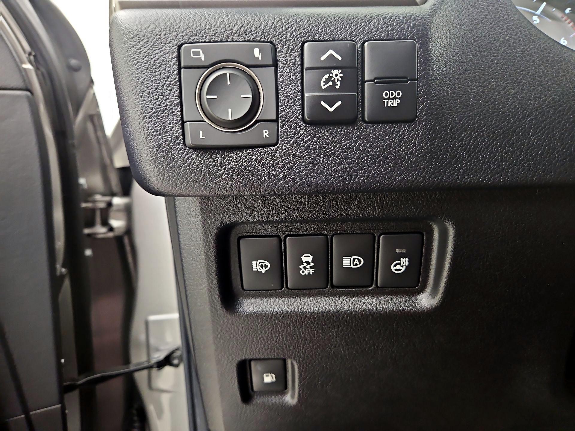 Thumbnail: 2021 Lexus GX - 13