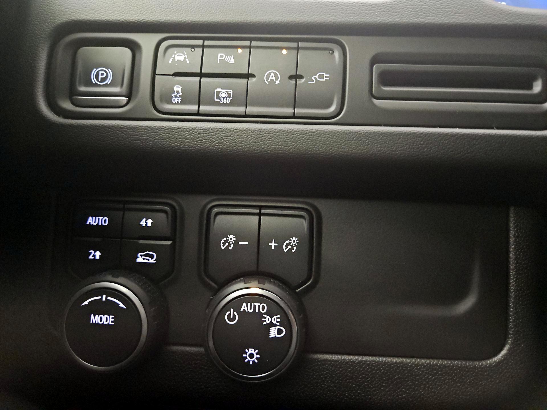 Thumbnail: 2022 Chevrolet Suburban - 13