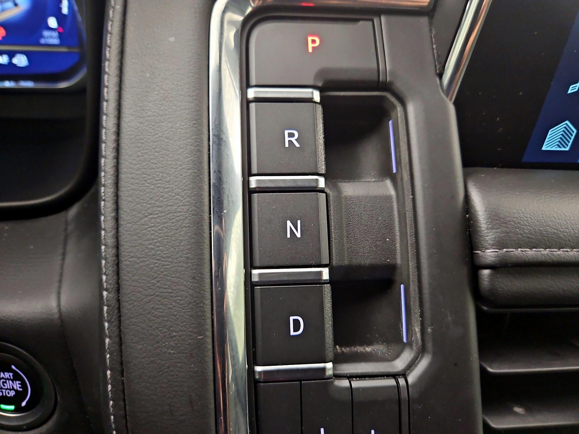 Thumbnail: 2022 Chevrolet Suburban - 17