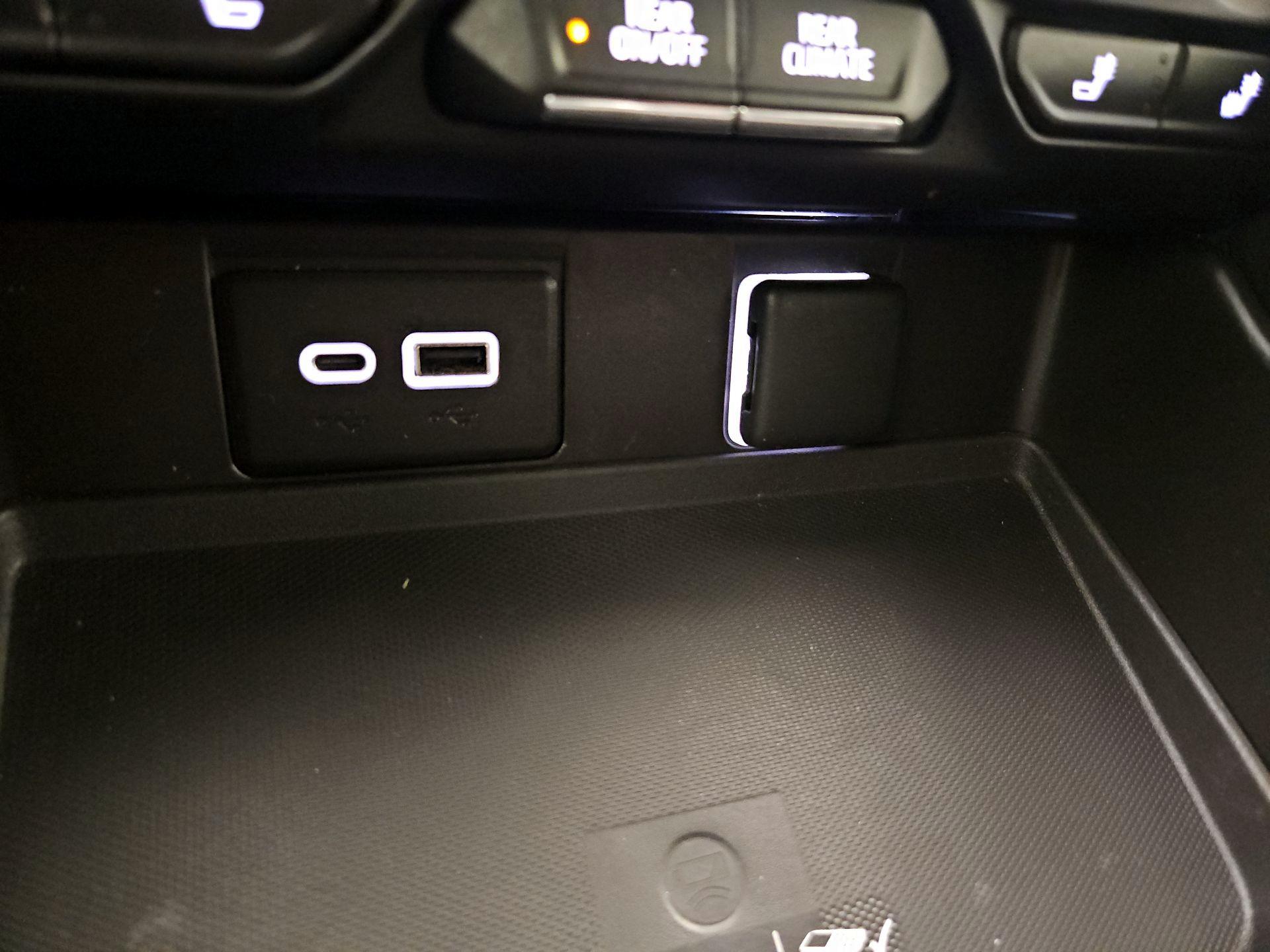 Thumbnail: 2022 Chevrolet Suburban - 18