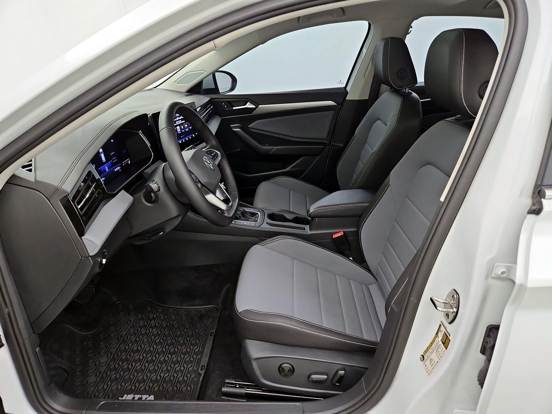 Thumbnail: 2025 Volkswagen Jetta - 11