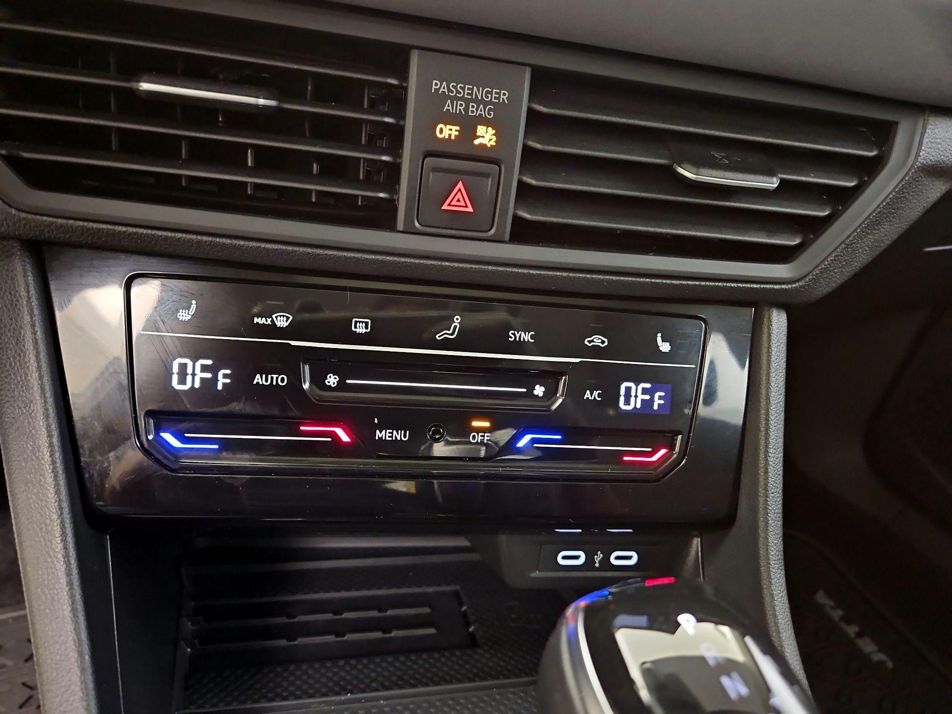 Thumbnail: 2025 Volkswagen Jetta - 16