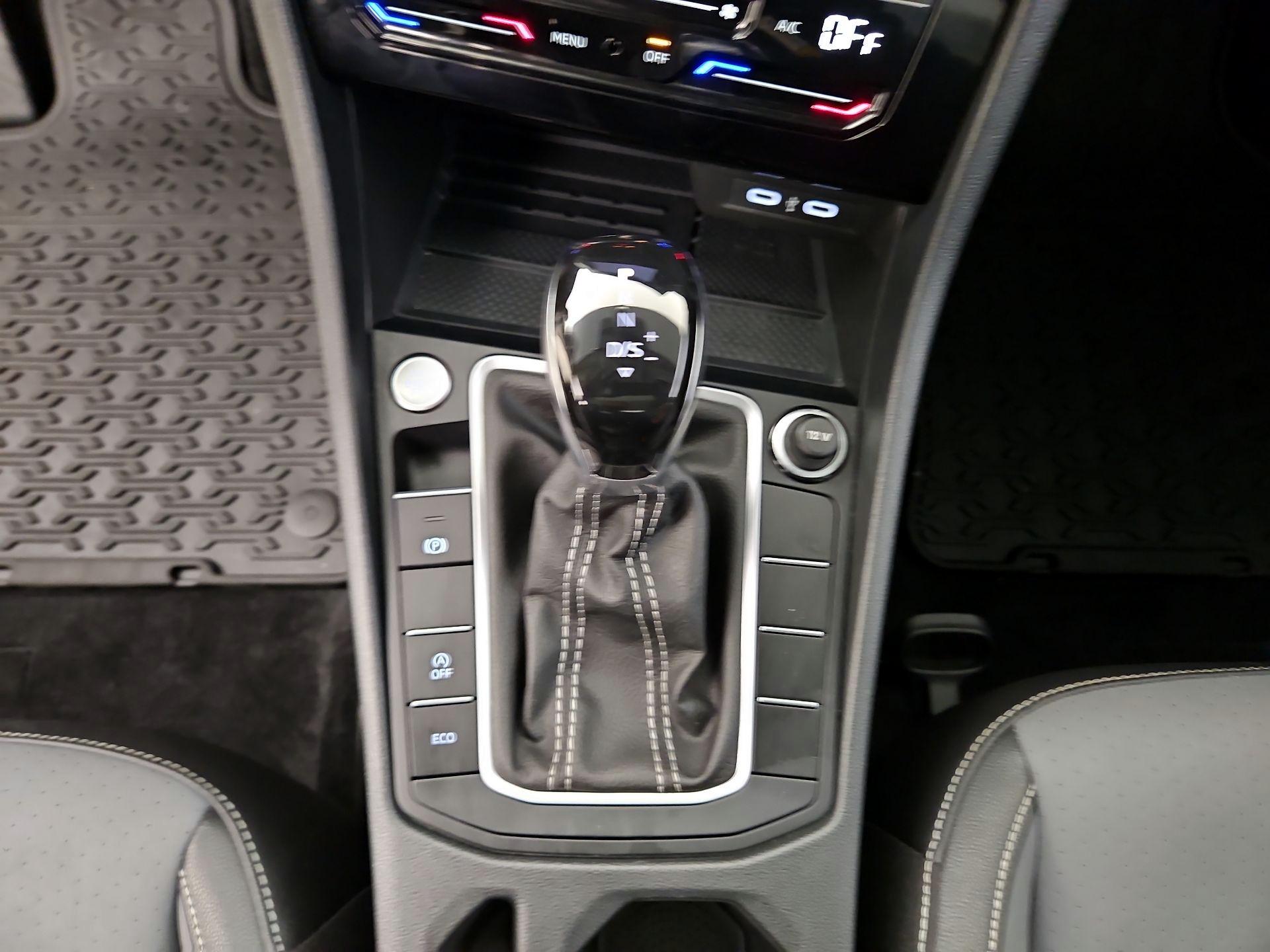 Thumbnail: 2025 Volkswagen Jetta - 17