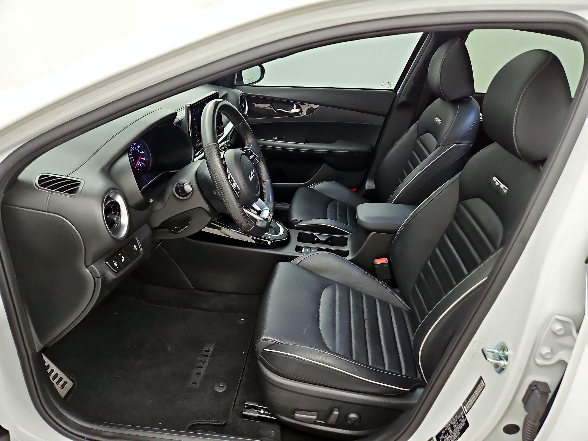 Thumbnail: 2023 Kia Forte - 11