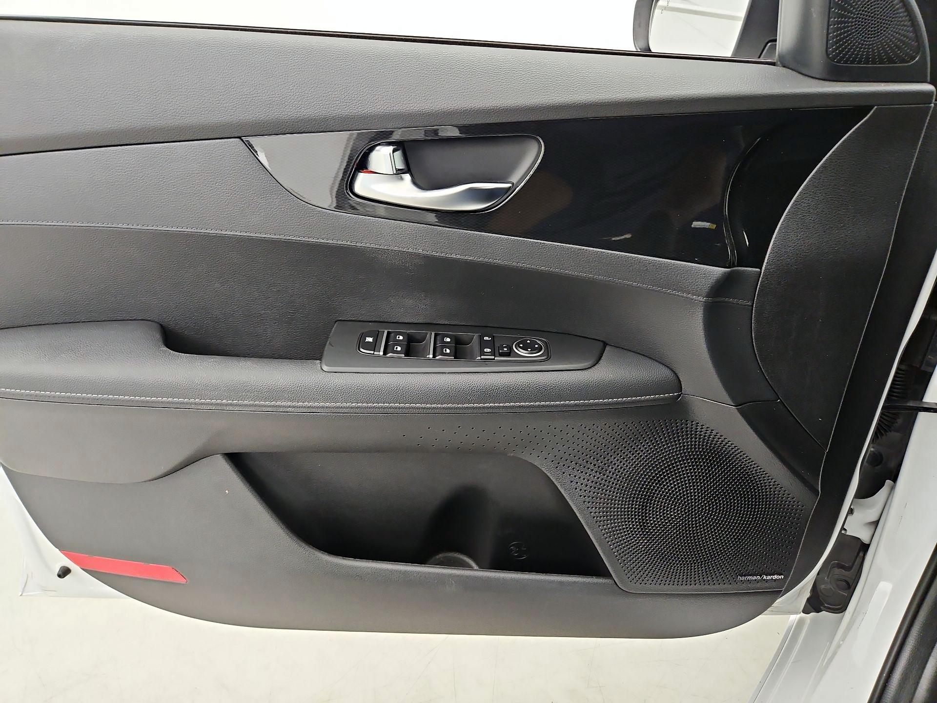 Thumbnail: 2023 Kia Forte - 12