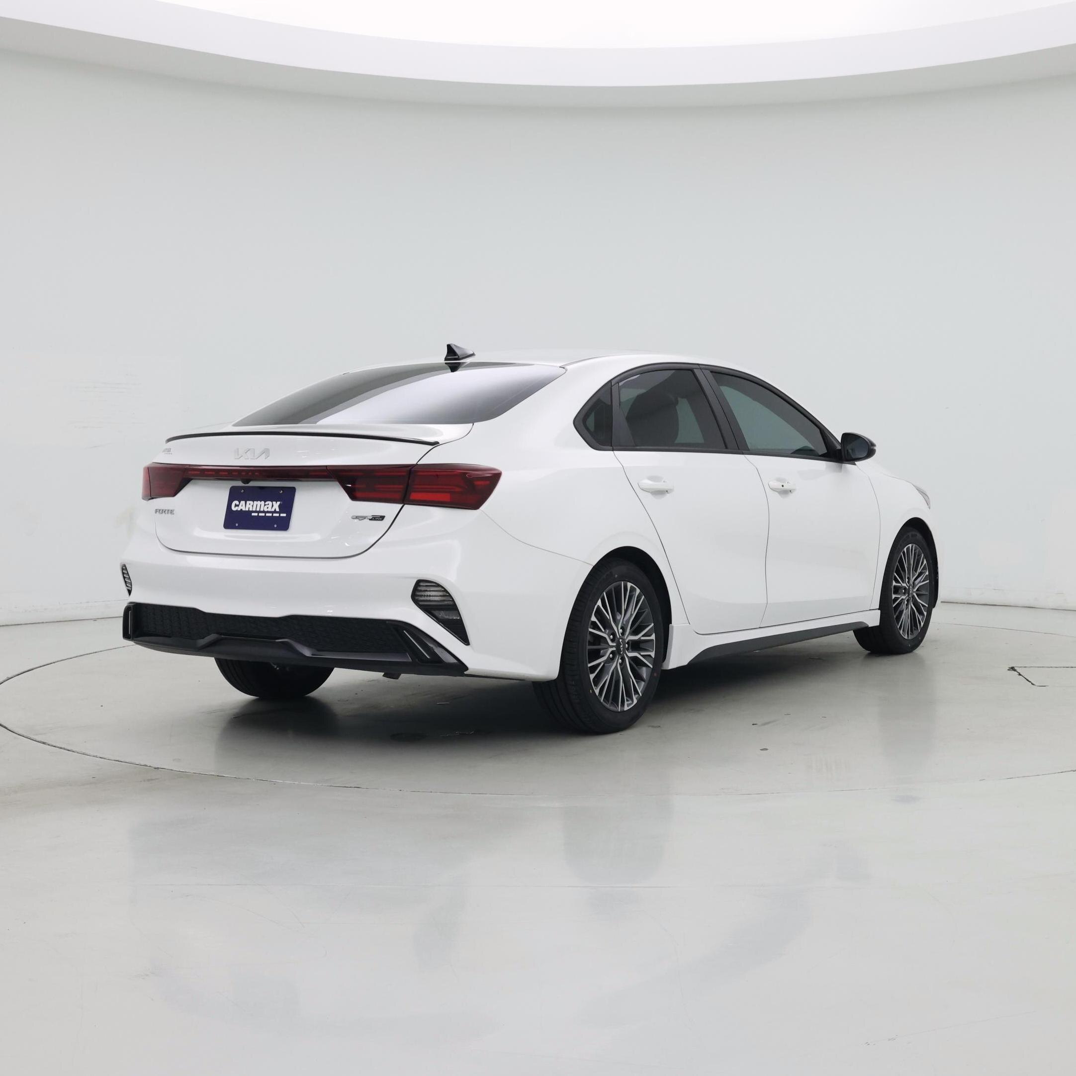 Thumbnail: 2023 Kia Forte - 8