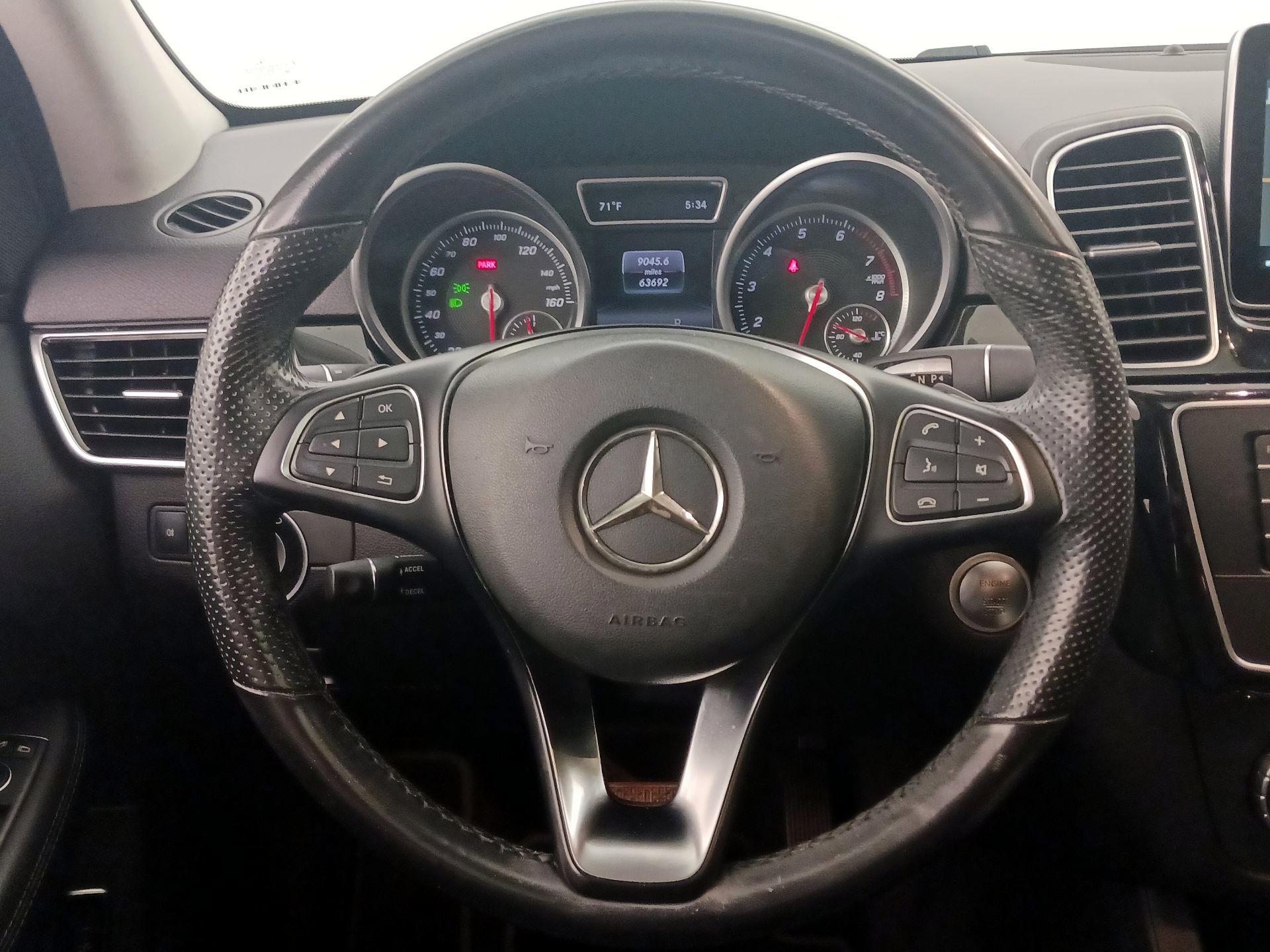 Thumbnail: 2016 Mercedes-Benz GLE - 10