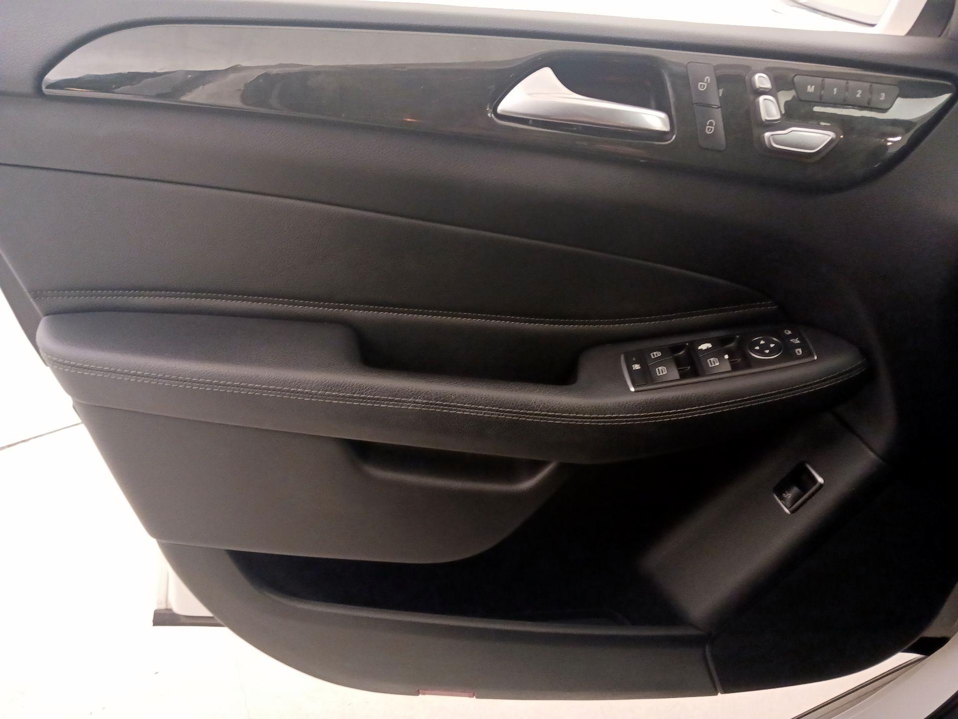 Thumbnail: 2016 Mercedes-Benz GLE - 12