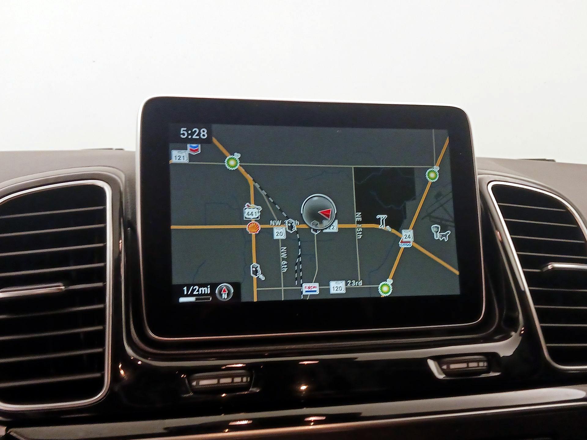 Thumbnail: 2016 Mercedes-Benz GLE - 14