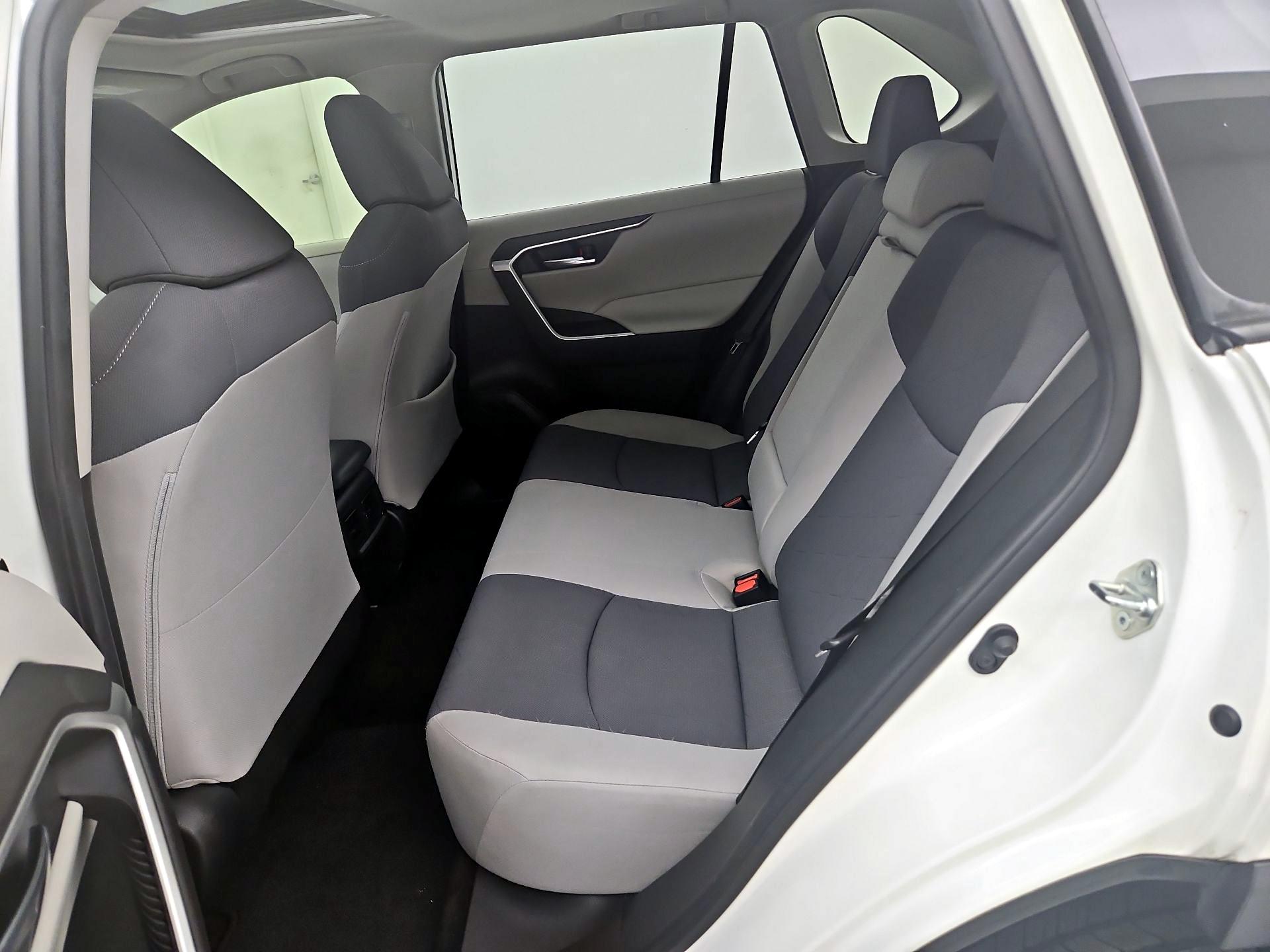 Thumbnail: 2020 Toyota RAV4 - 19