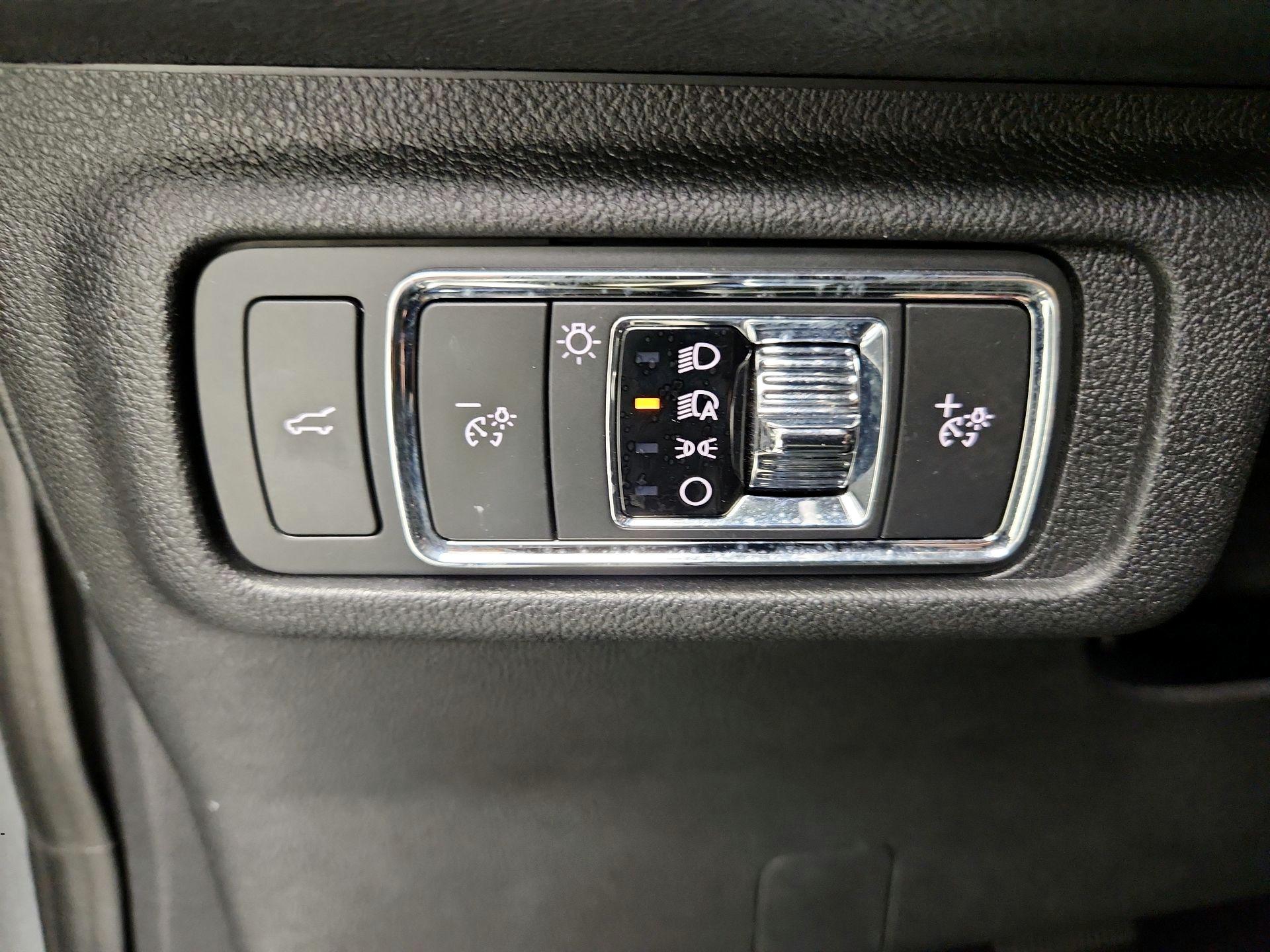 Thumbnail: 2021 Lincoln Corsair - 13