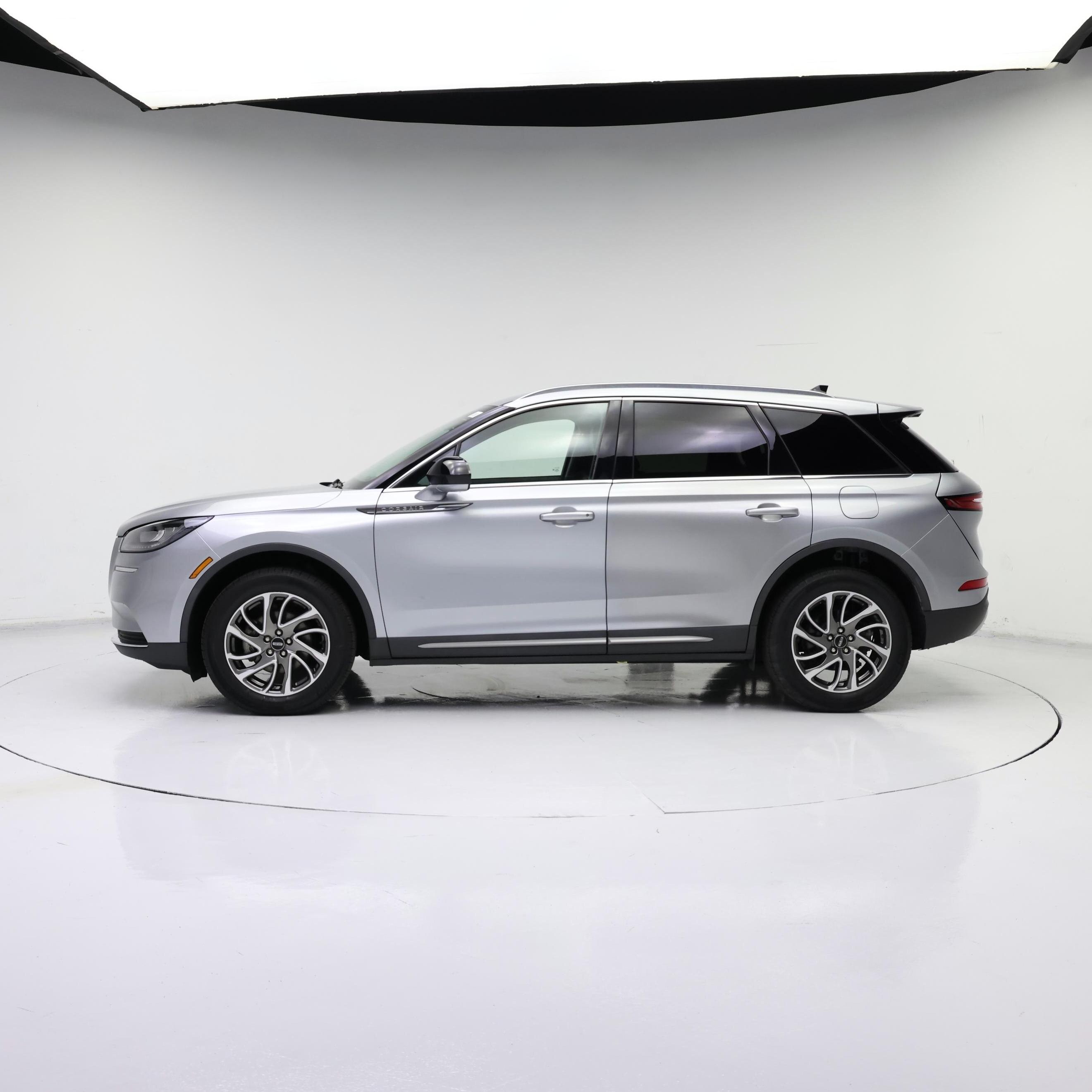 Thumbnail: 2021 Lincoln Corsair - 3