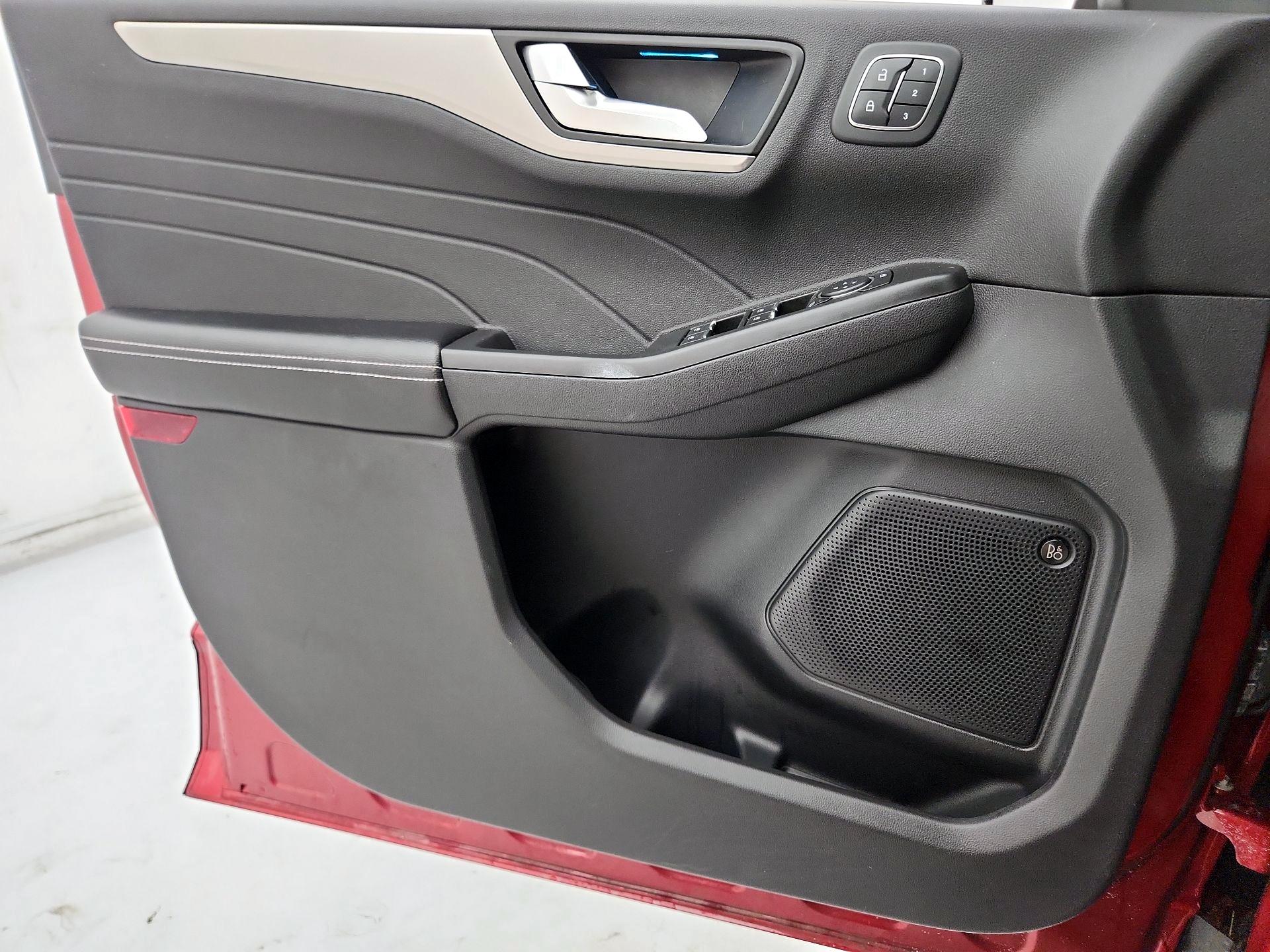 Thumbnail: 2022 Ford Escape - 12