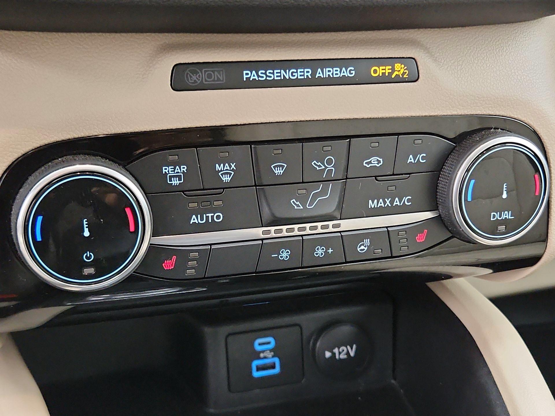 Thumbnail: 2022 Ford Escape - 17