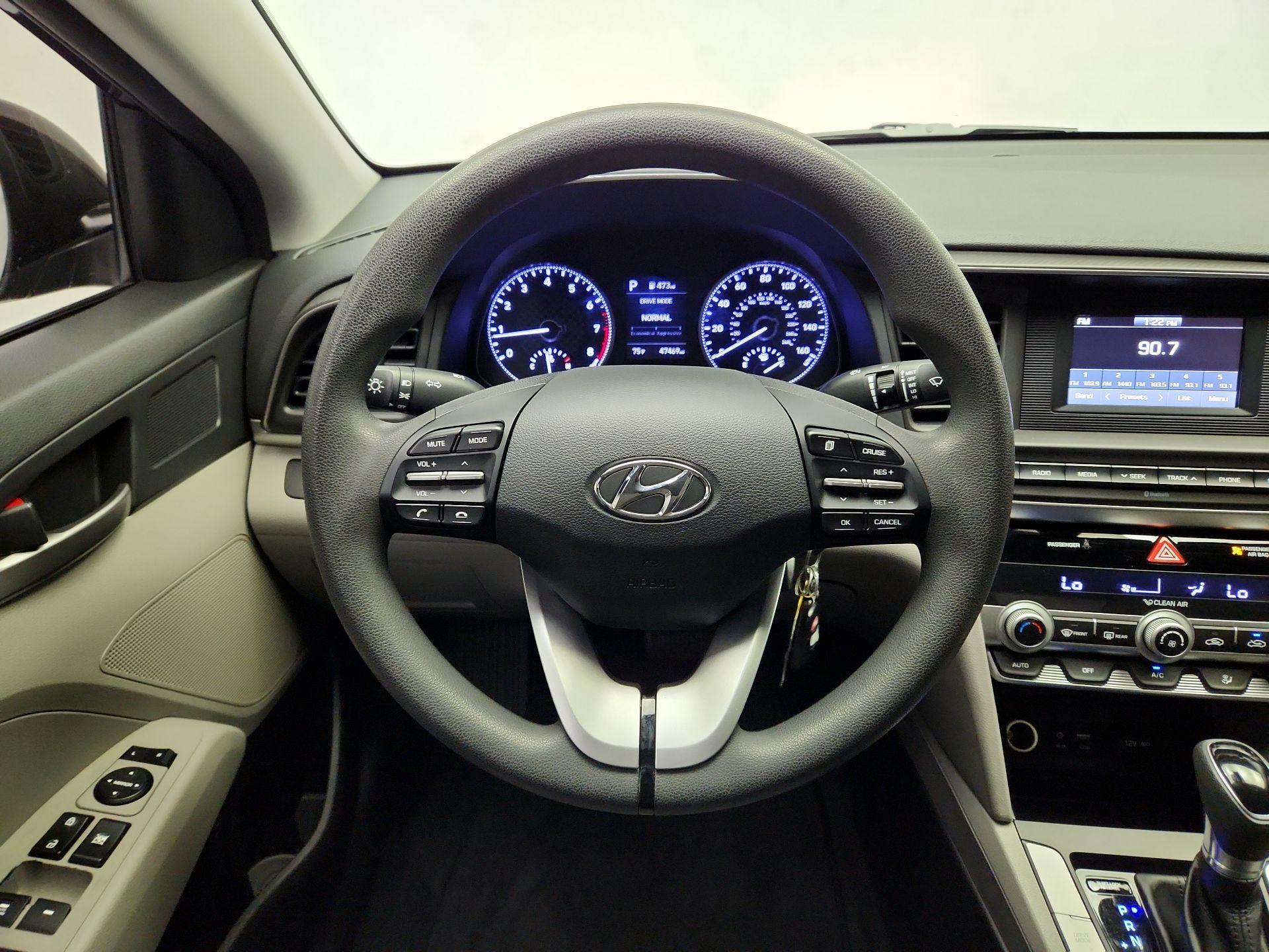 Thumbnail: 2020 Hyundai Elantra - 10