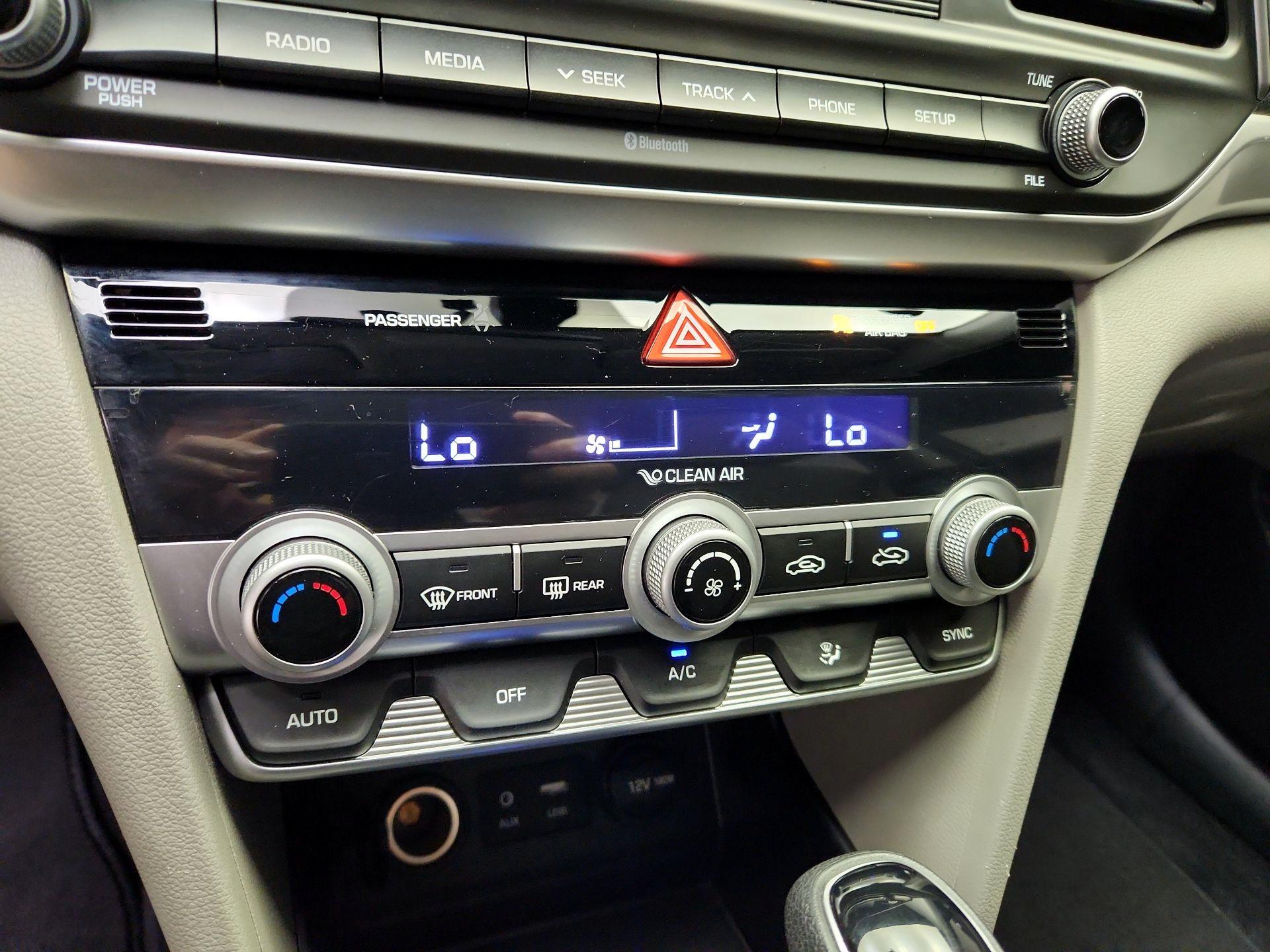 Thumbnail: 2020 Hyundai Elantra - 16