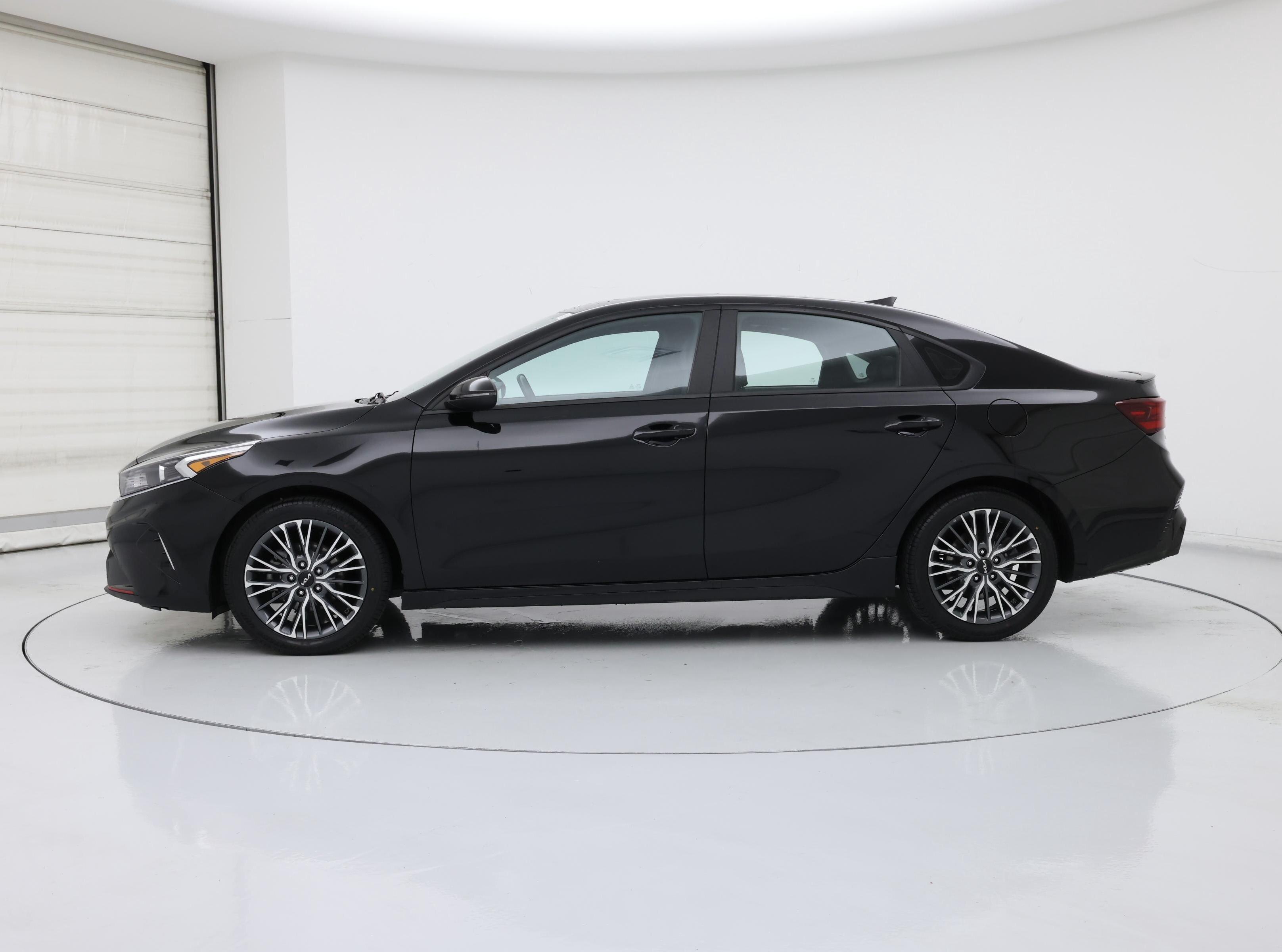 Thumbnail: 2023 Kia Forte - 3