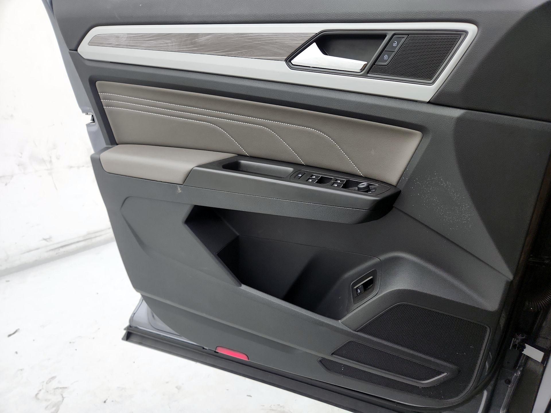 Thumbnail: 2022 Volkswagen Atlas - 12