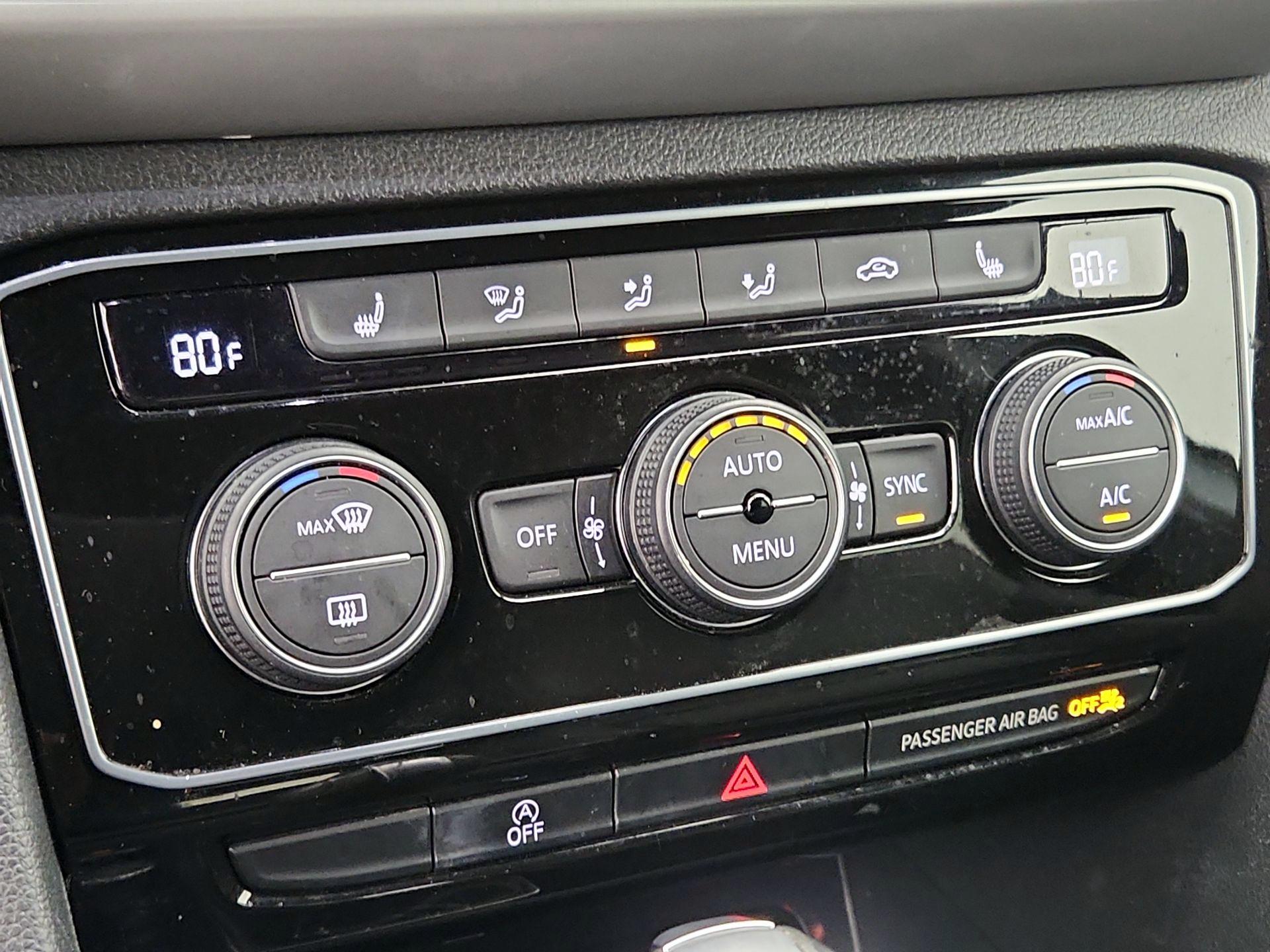 Thumbnail: 2022 Volkswagen Atlas - 16