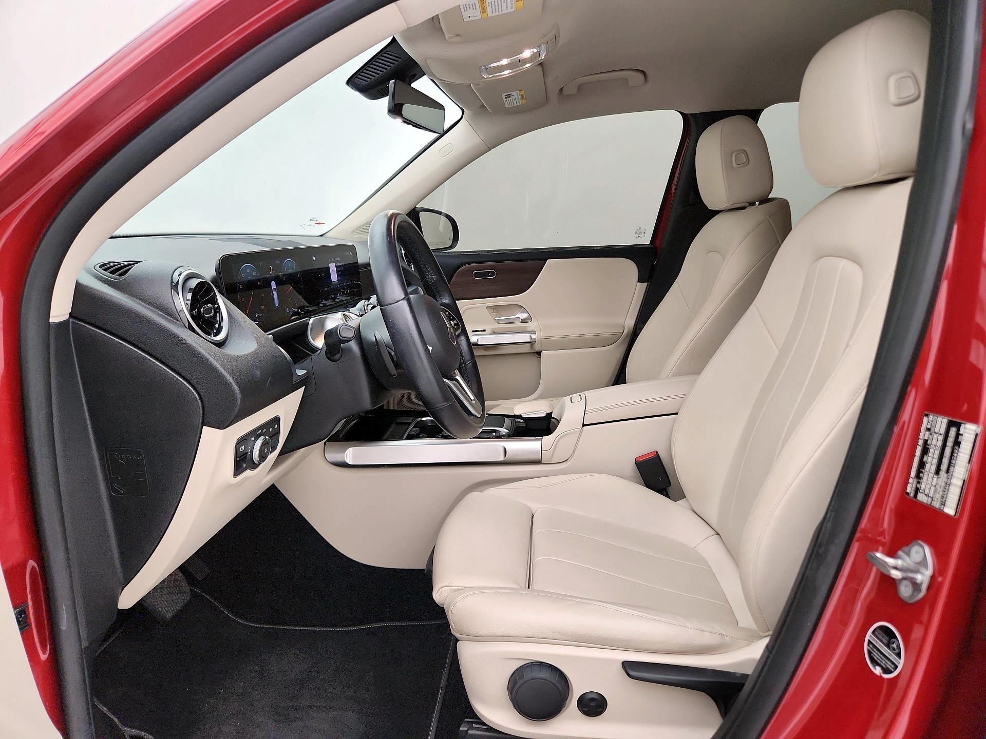 Thumbnail: 2022 Mercedes-Benz GLB - 11