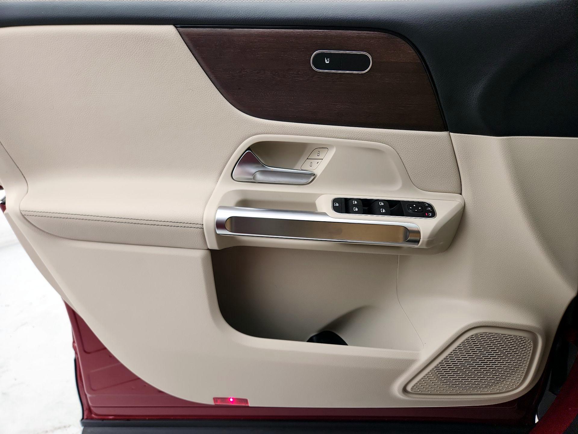 Thumbnail: 2022 Mercedes-Benz GLB - 12