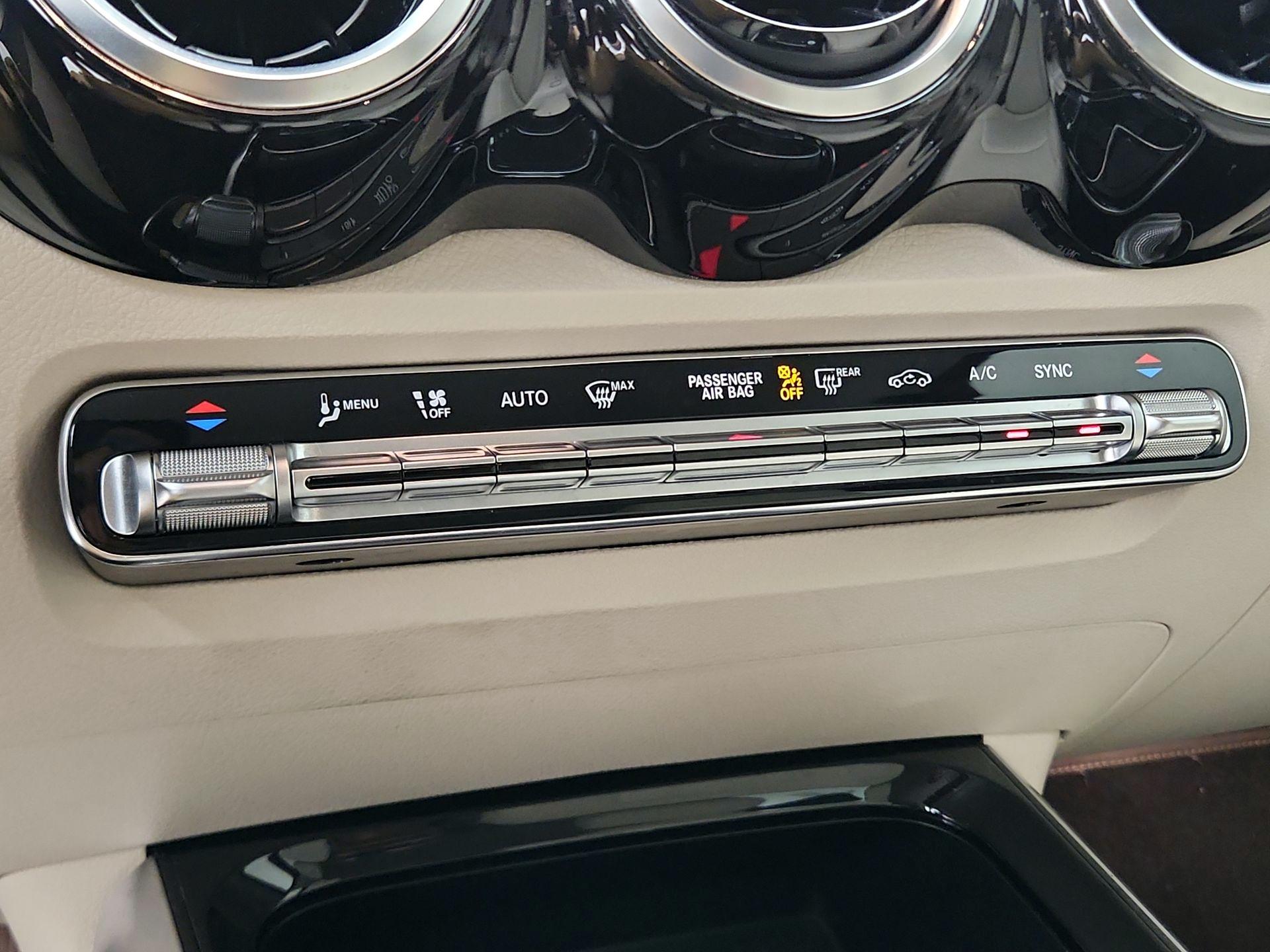 Thumbnail: 2022 Mercedes-Benz GLB - 16