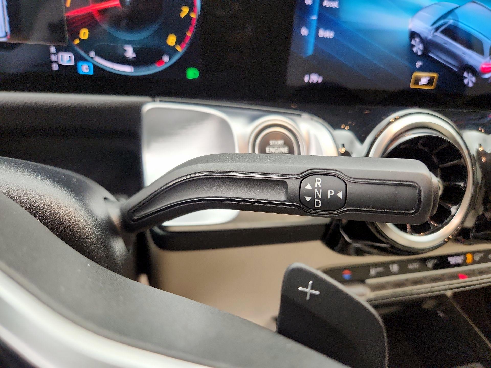 Thumbnail: 2022 Mercedes-Benz GLB - 17