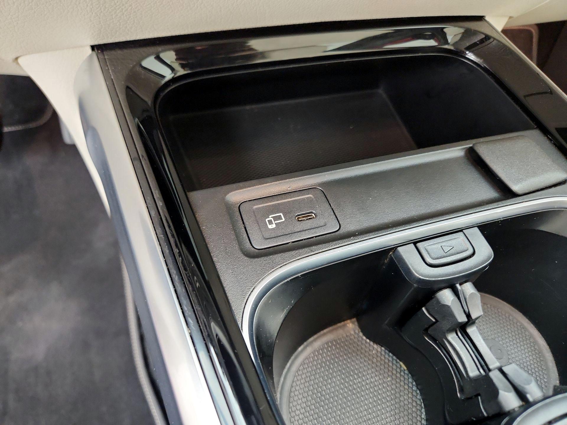 Thumbnail: 2022 Mercedes-Benz GLB - 18