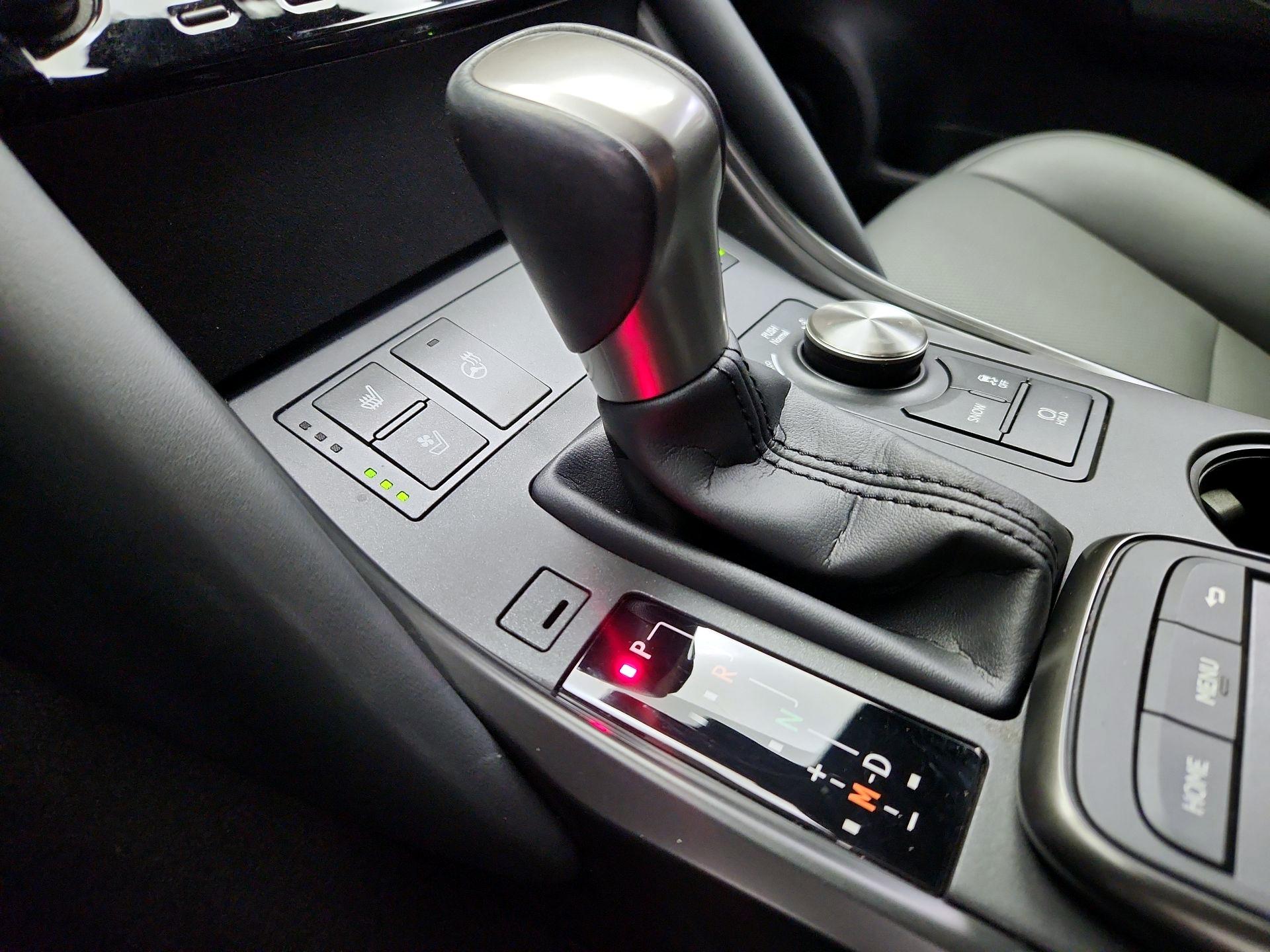 Thumbnail: 2023 Lexus IS - 17