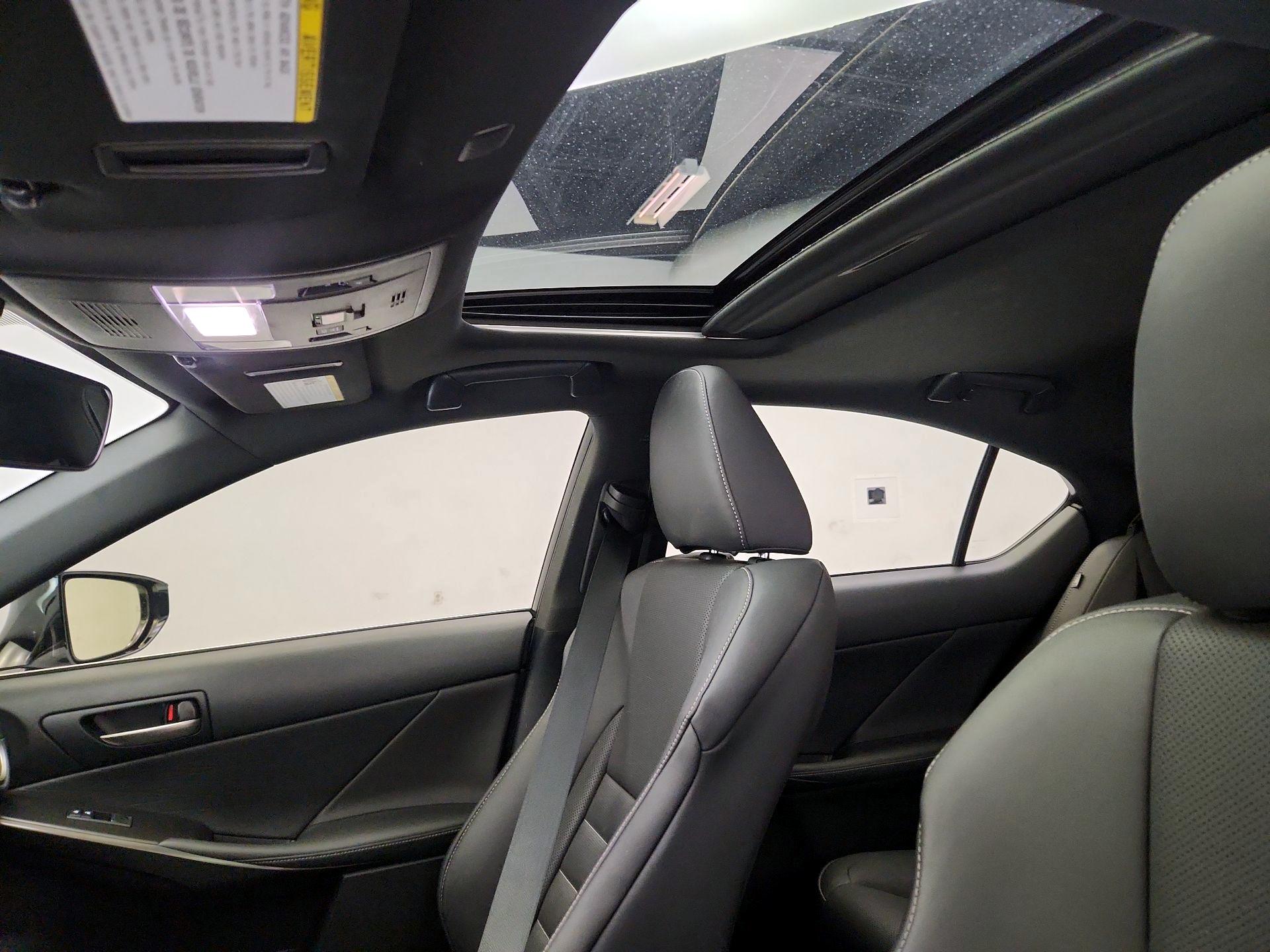 Thumbnail: 2022 Lexus IS - 20