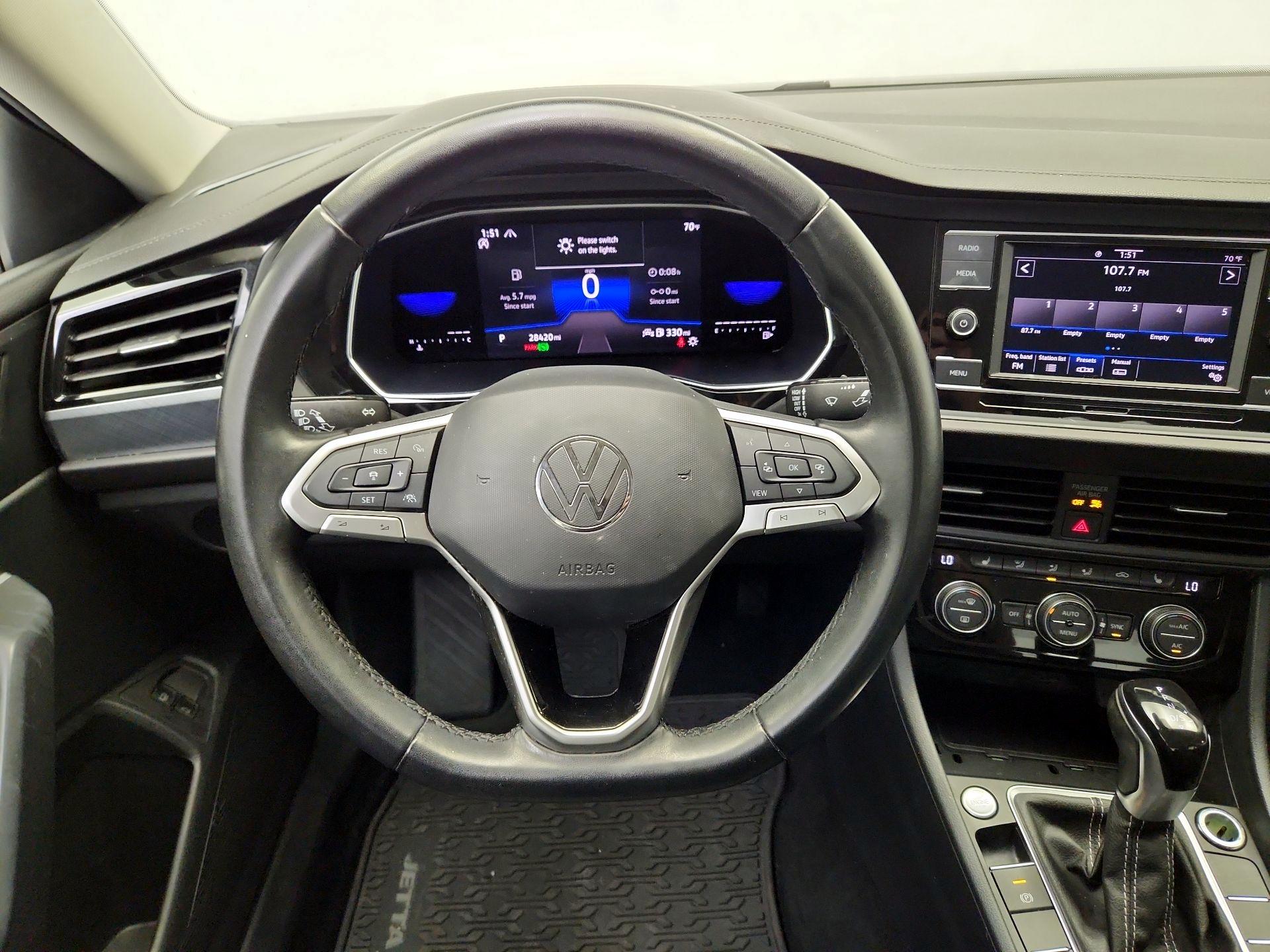 Thumbnail: 2023 Volkswagen Jetta - 10